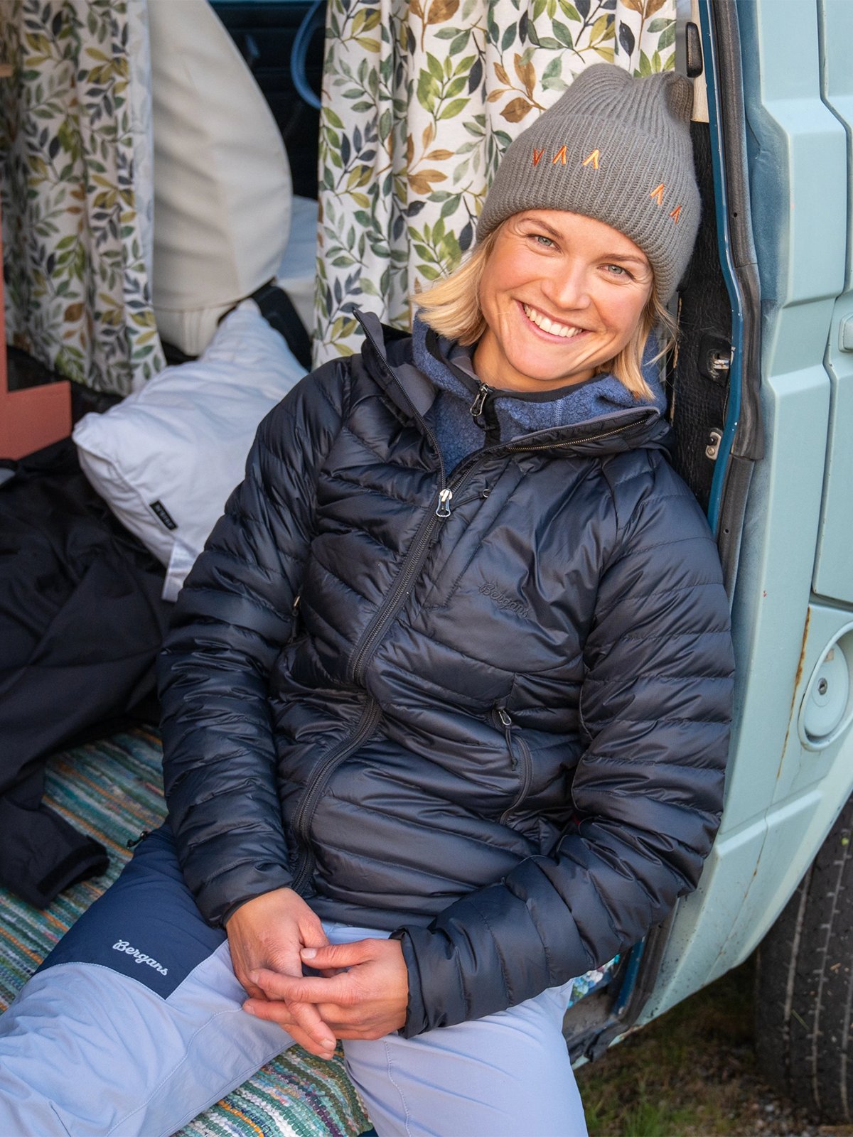 Bergans Vaagaa Light Down Jacket Hood Women Black