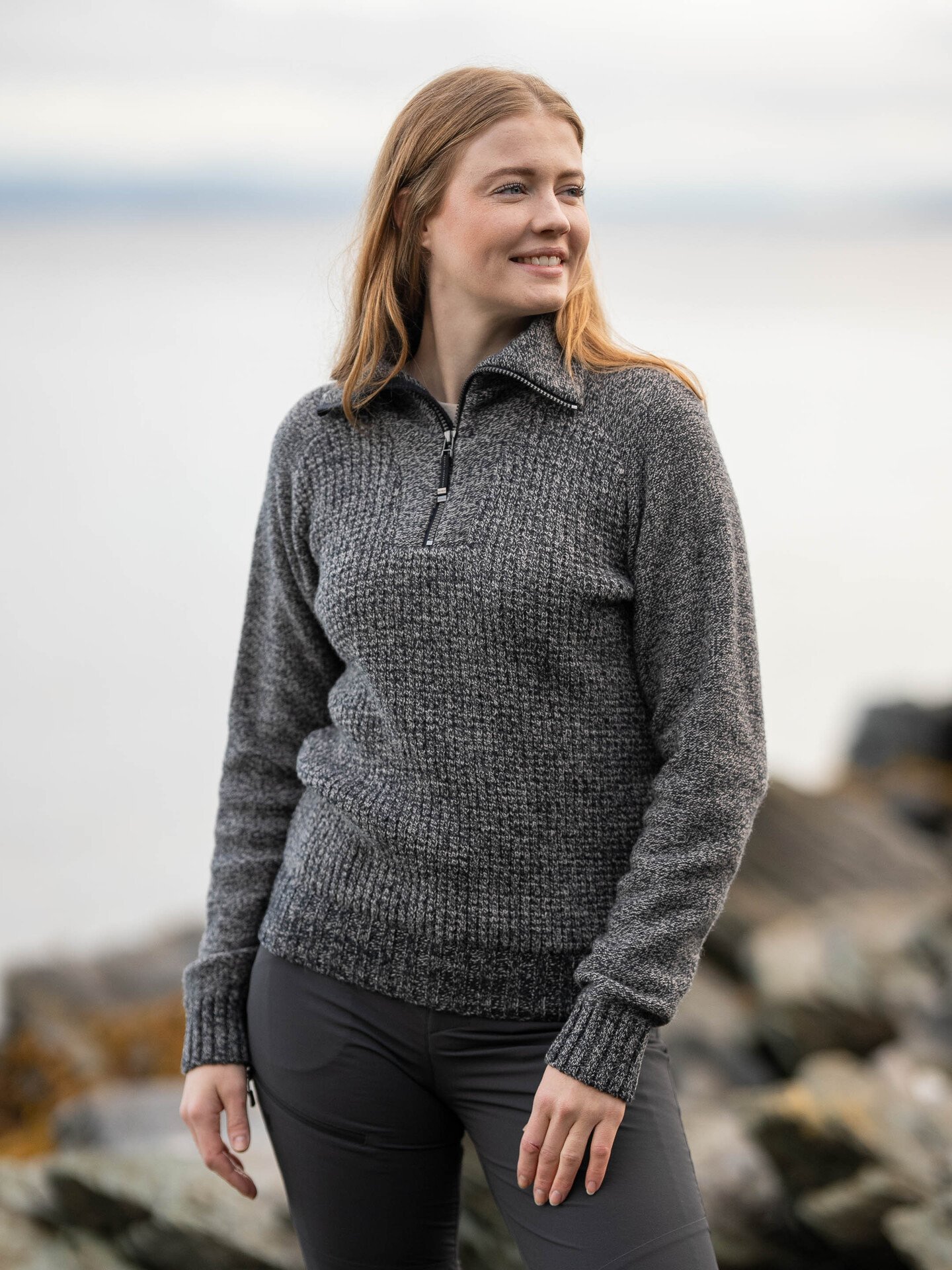 Devold Bispen Wool Zip Neck Ink