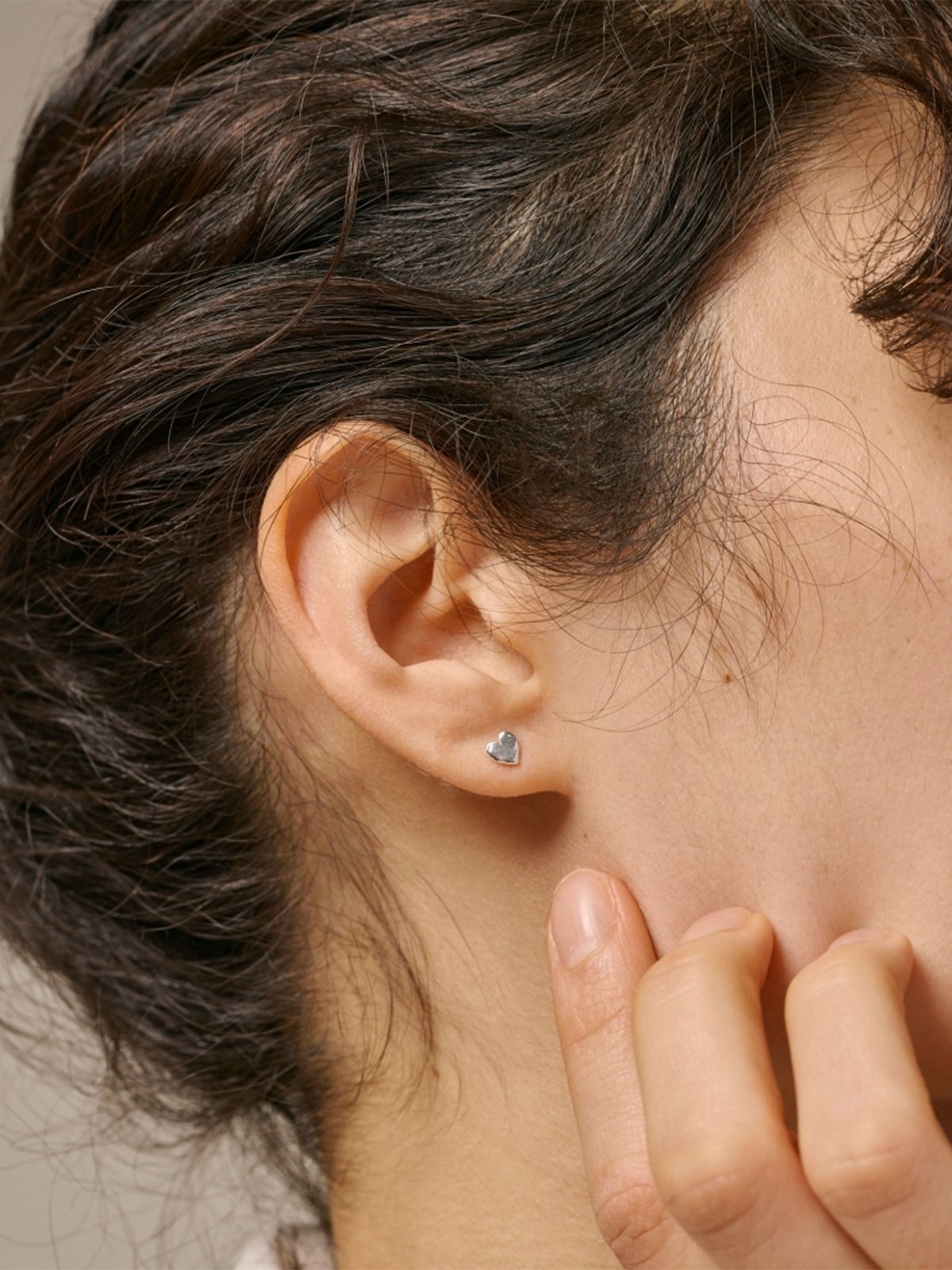 ENAMEL Copenhagen Heart Studs Sølv