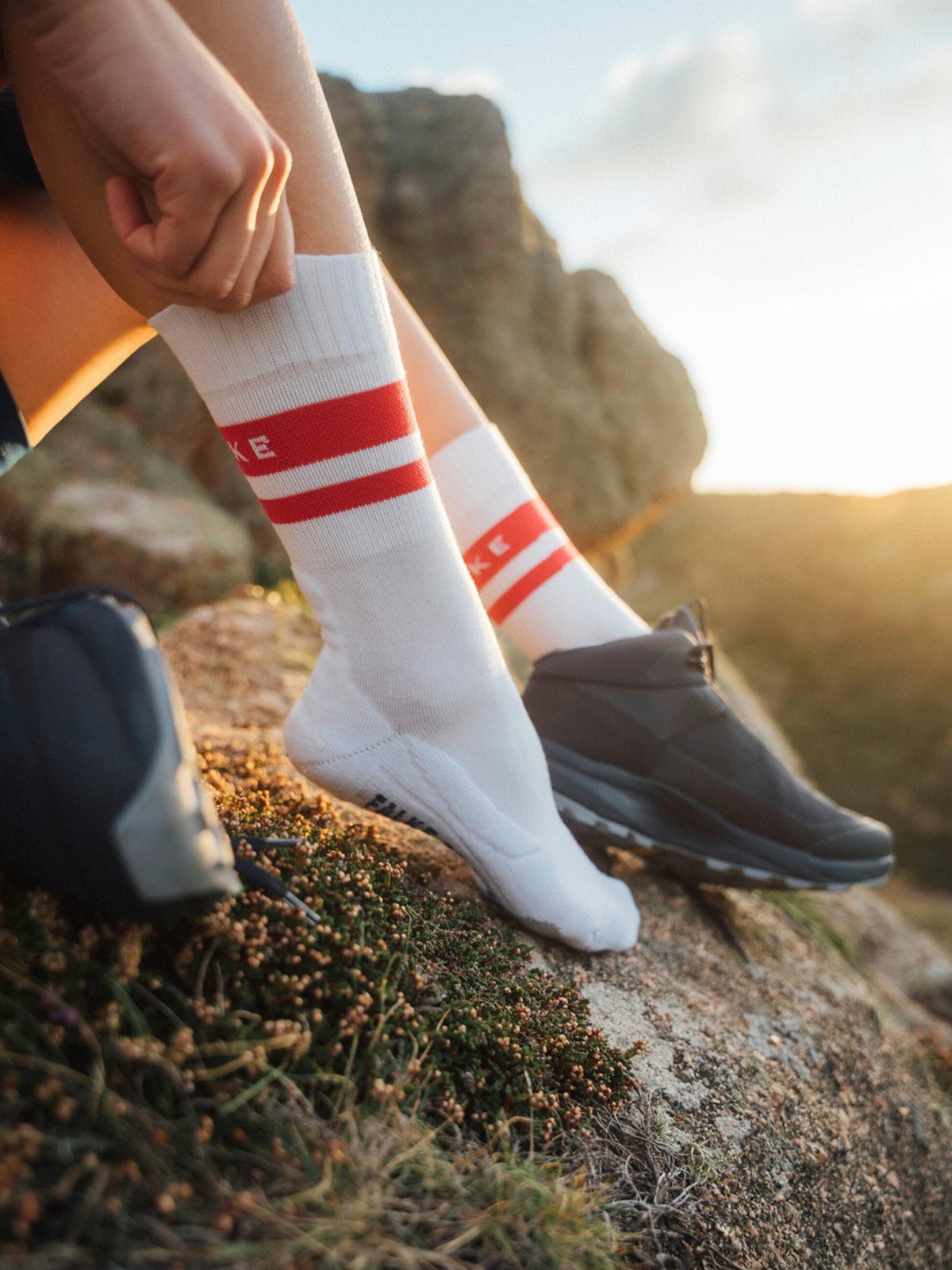 Falke Explore Cool Women Trekking Socks White