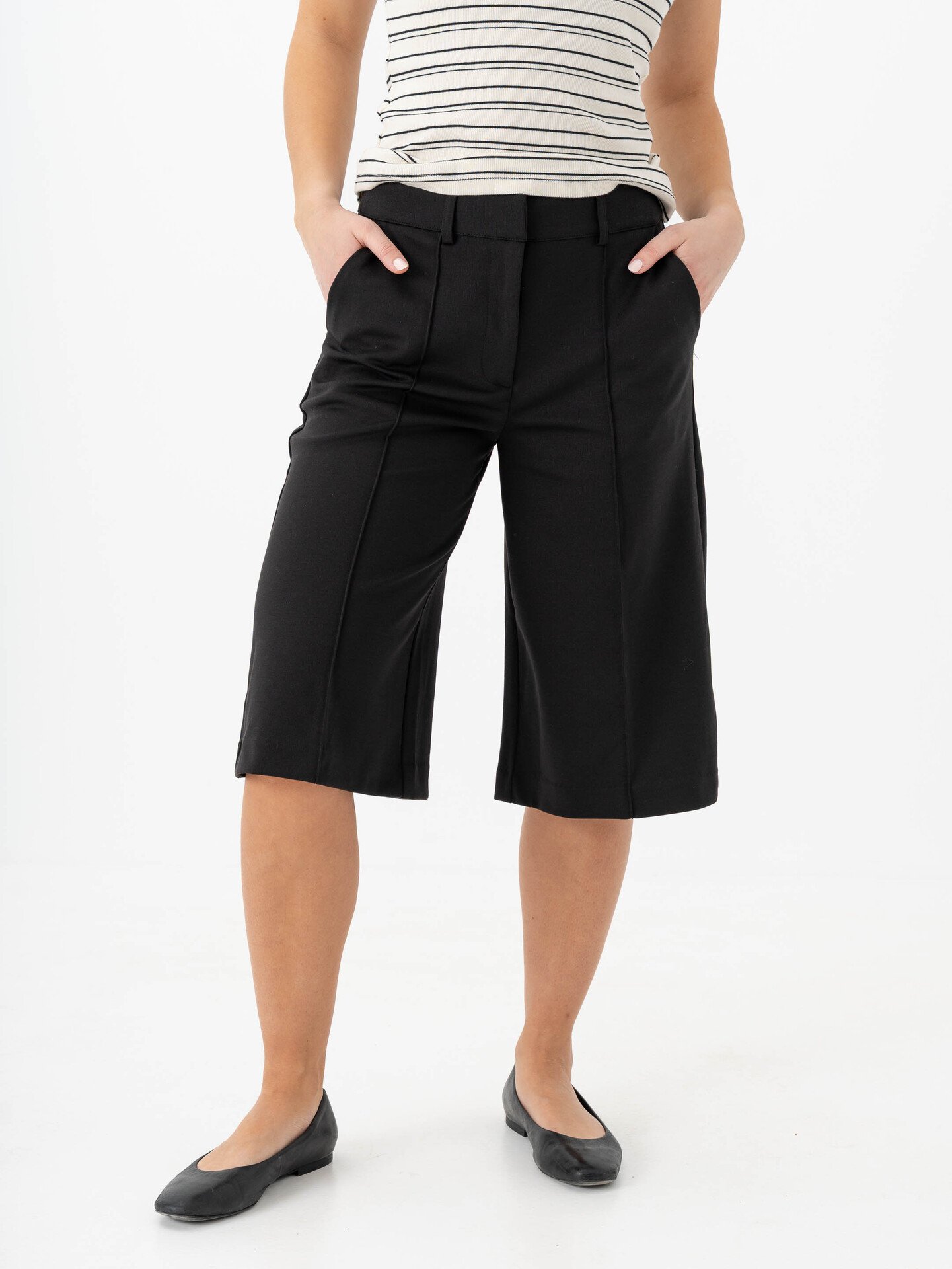Ichi Kate Bermuda Shorts Black