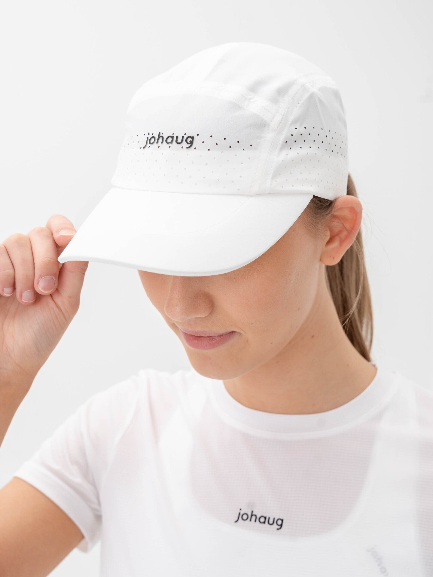 Johaug Discipline Caps White