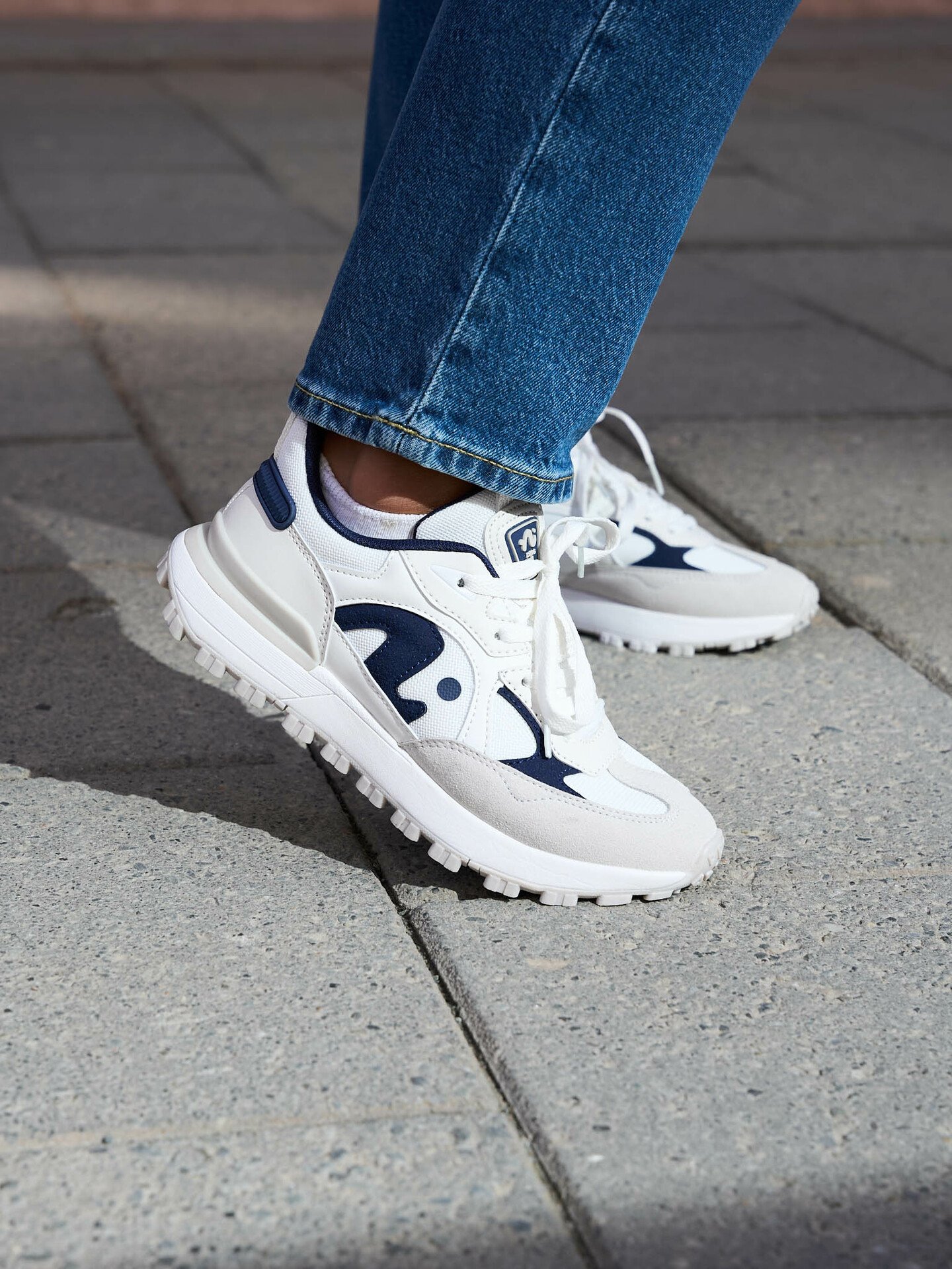 Noodles Ding Navy White