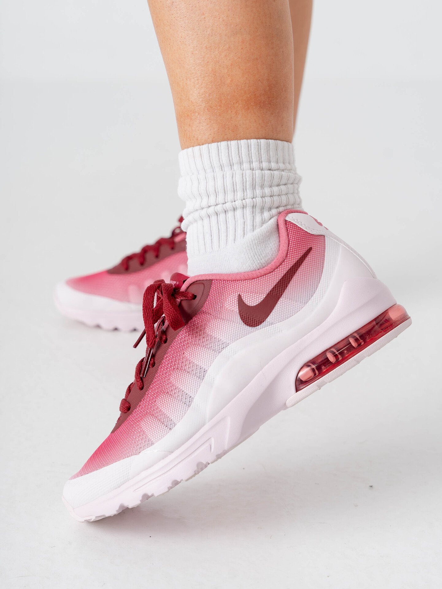 Nike Air Max Invigor Pearl Pink / Team Red-Peony