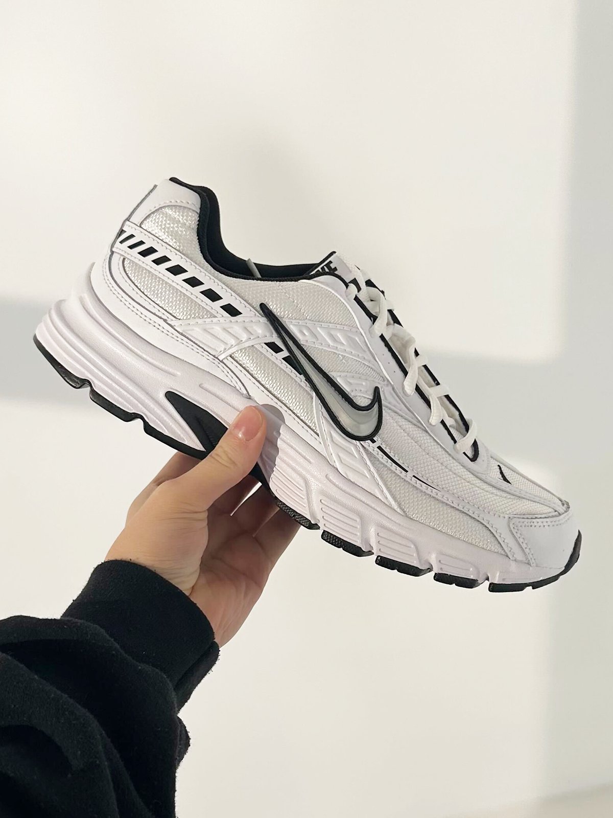 Nike Initiator White / Metallic Silver