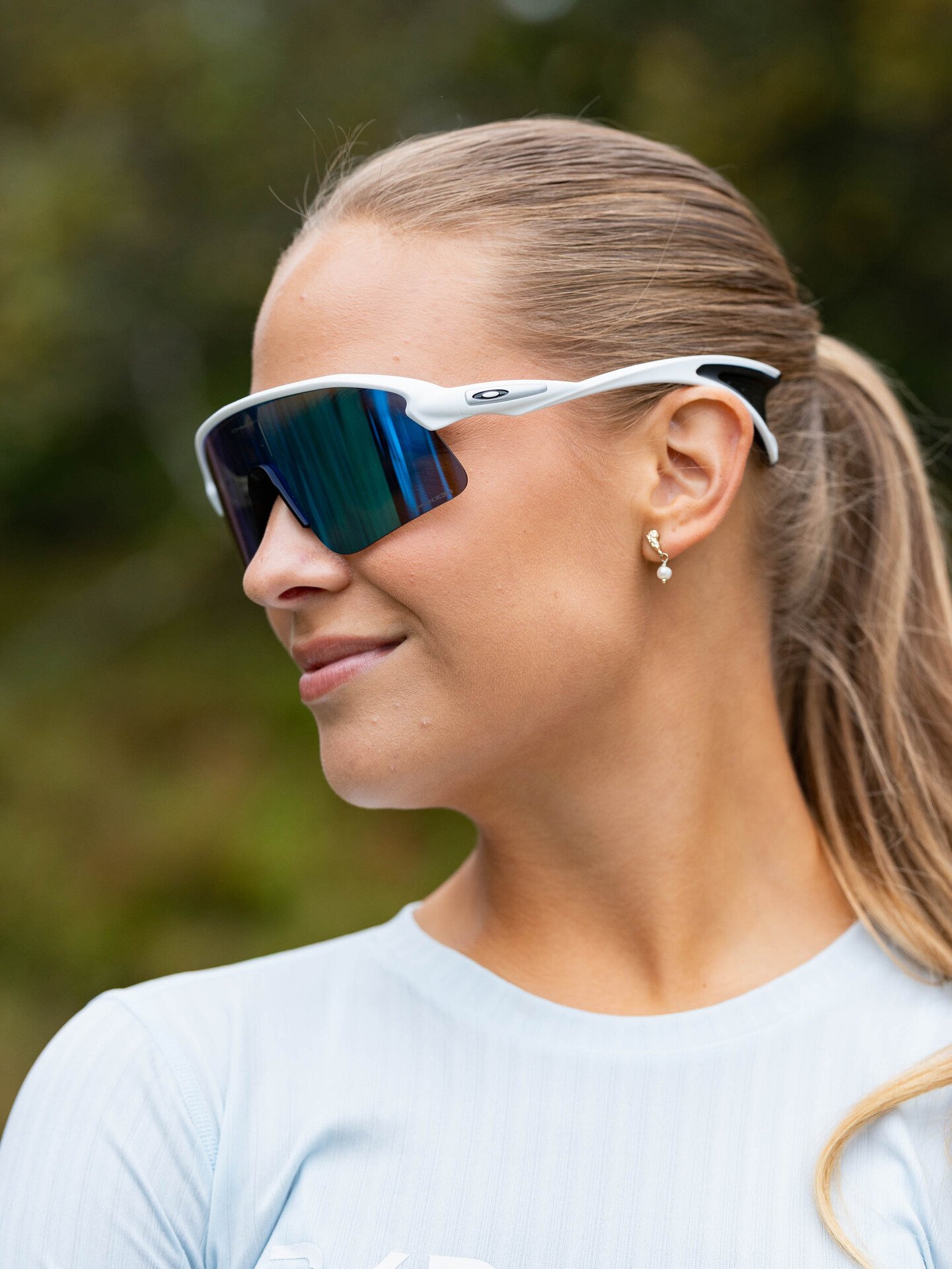 Oakley Stunt Devil Frame: Matte White / Lenses: Prizm Sapphire