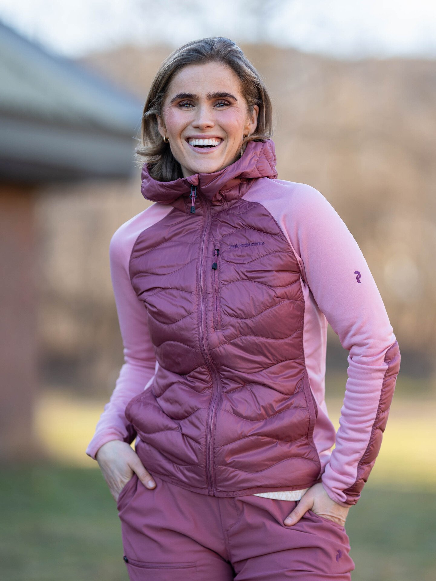 Peak Performance Helium Down Hybrid Hood Women Wild Rouge / Warm Blush