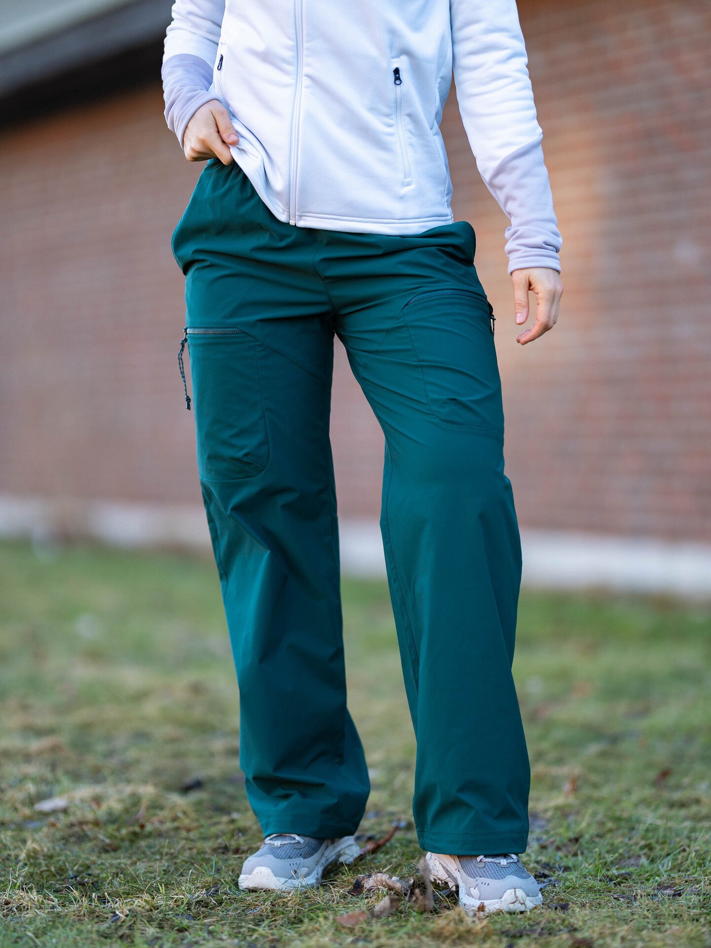 Peak Performance Outdoor Cargo Pants Women Ponderosa Pine