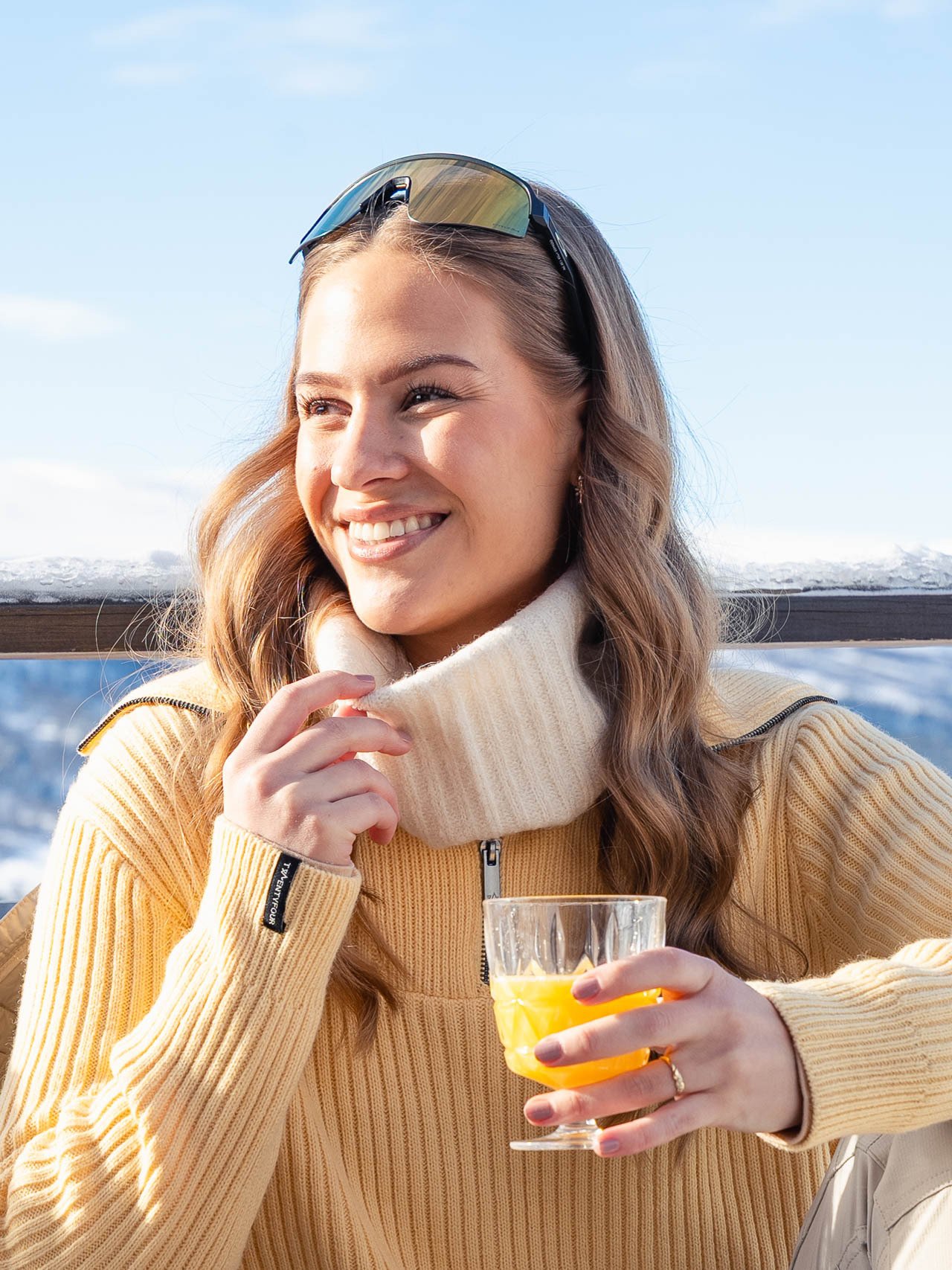 Twentyfour Mode Maya Hals Gråhvit