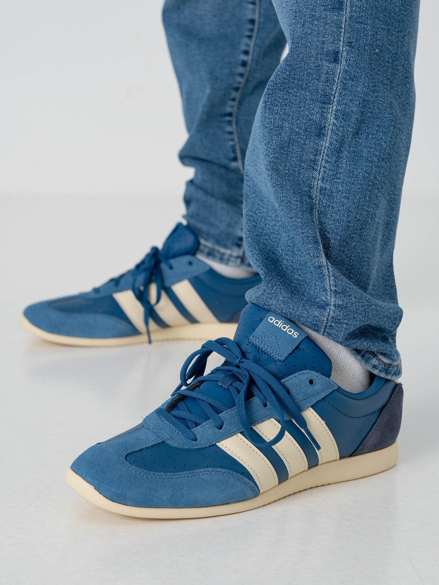 adidas Barreda Low Blå