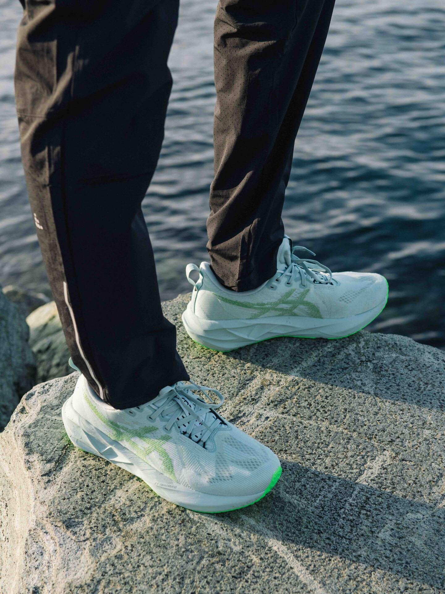 ASICS Novablast 5 Cold Moss / Light Orange