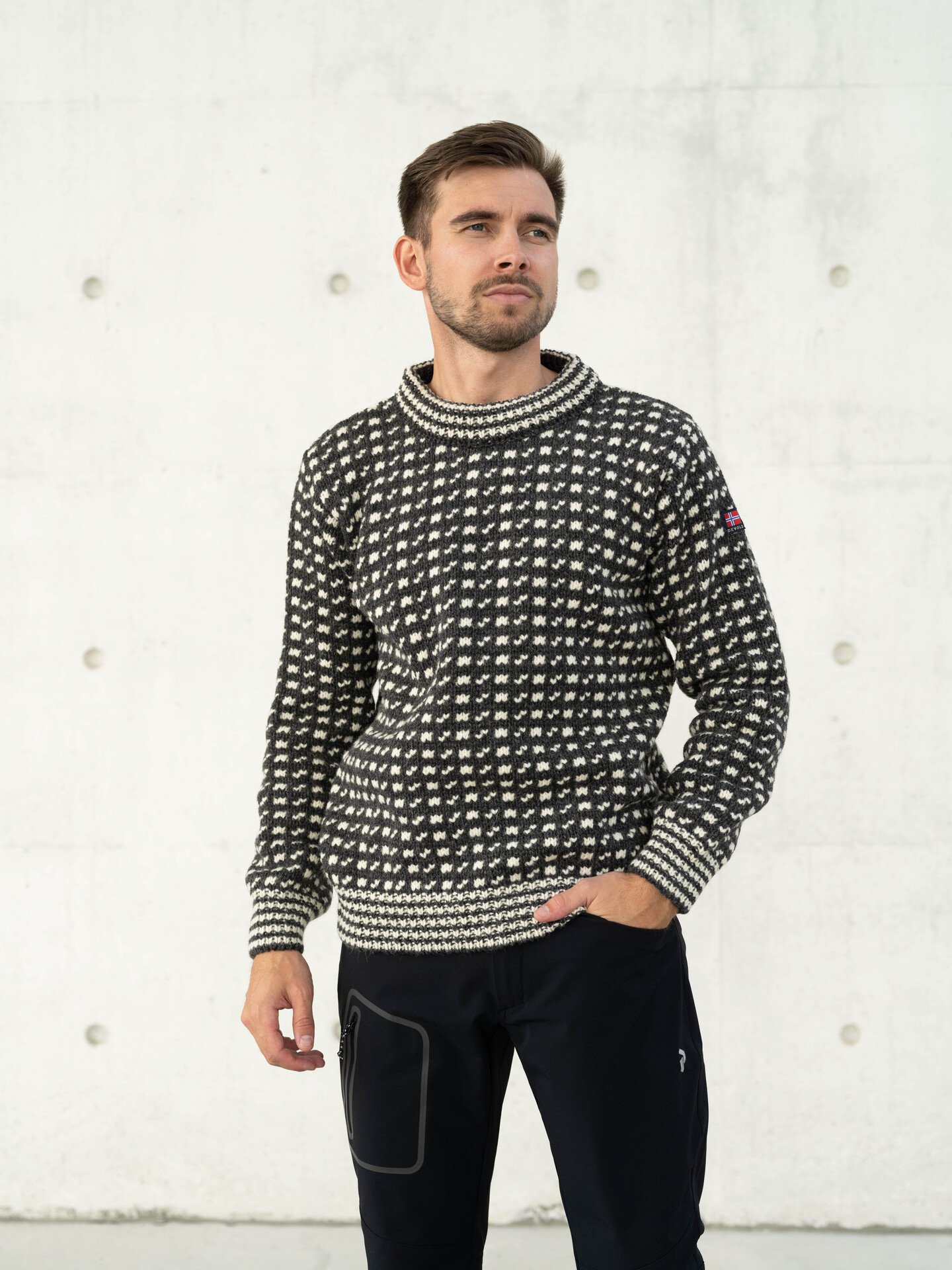 Devold Islender Crew Neck Anthracite/Offwhite