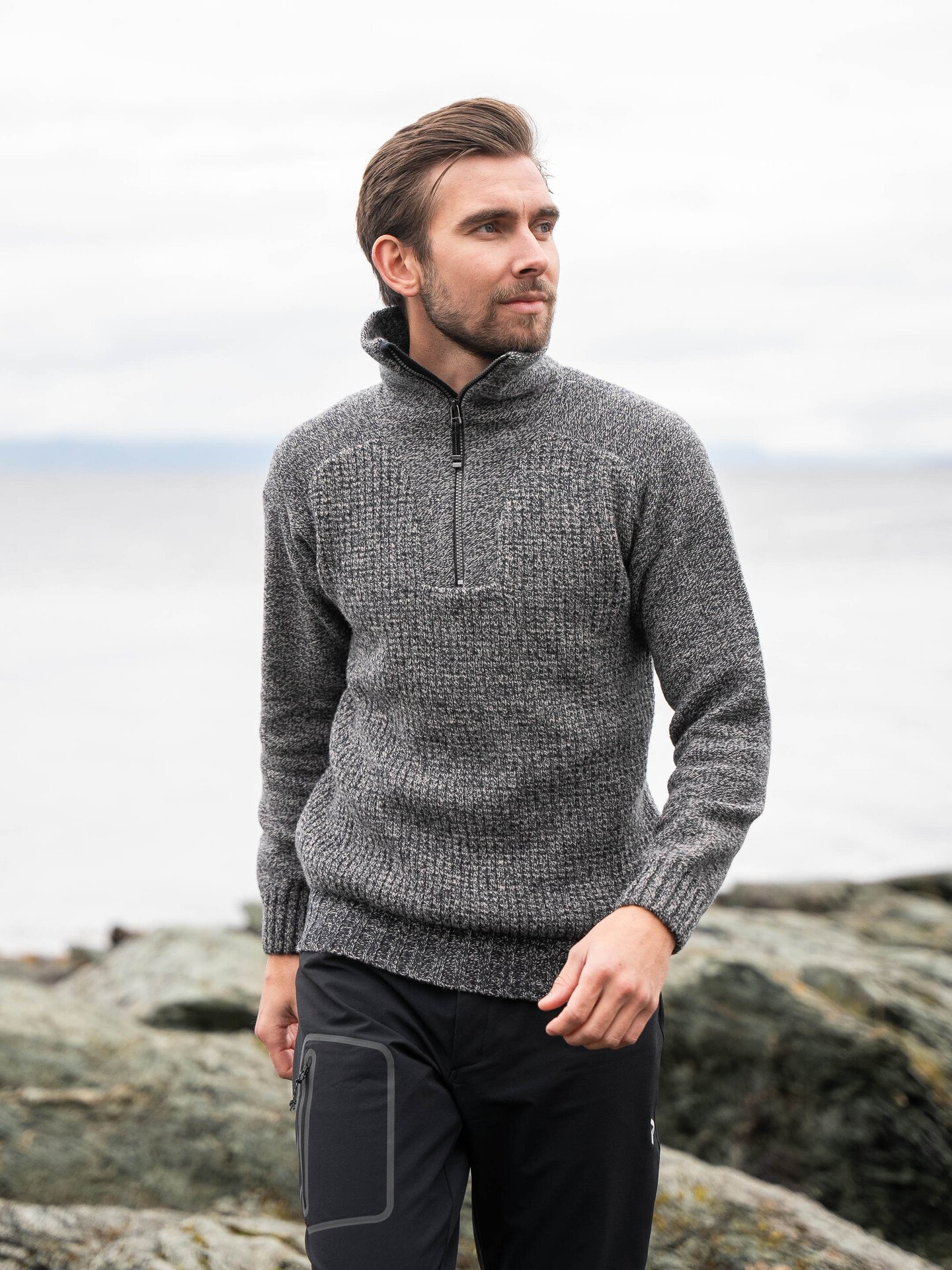 Devold Bispen Wool Zip Neck Ink