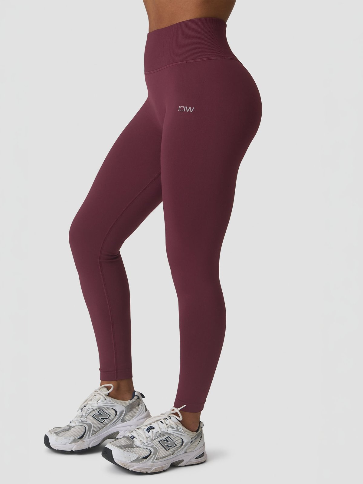 ICIW Define Seamless V-Shape Tights Maroon Red