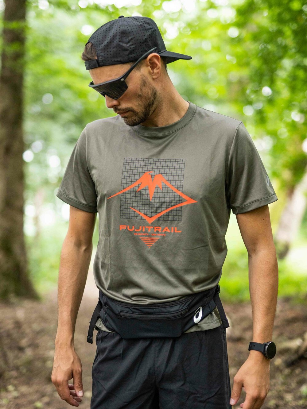 トップス FUJIXL Asics Fujitrail Logo Short Sleeve Top - Grønn | Getinspired.no