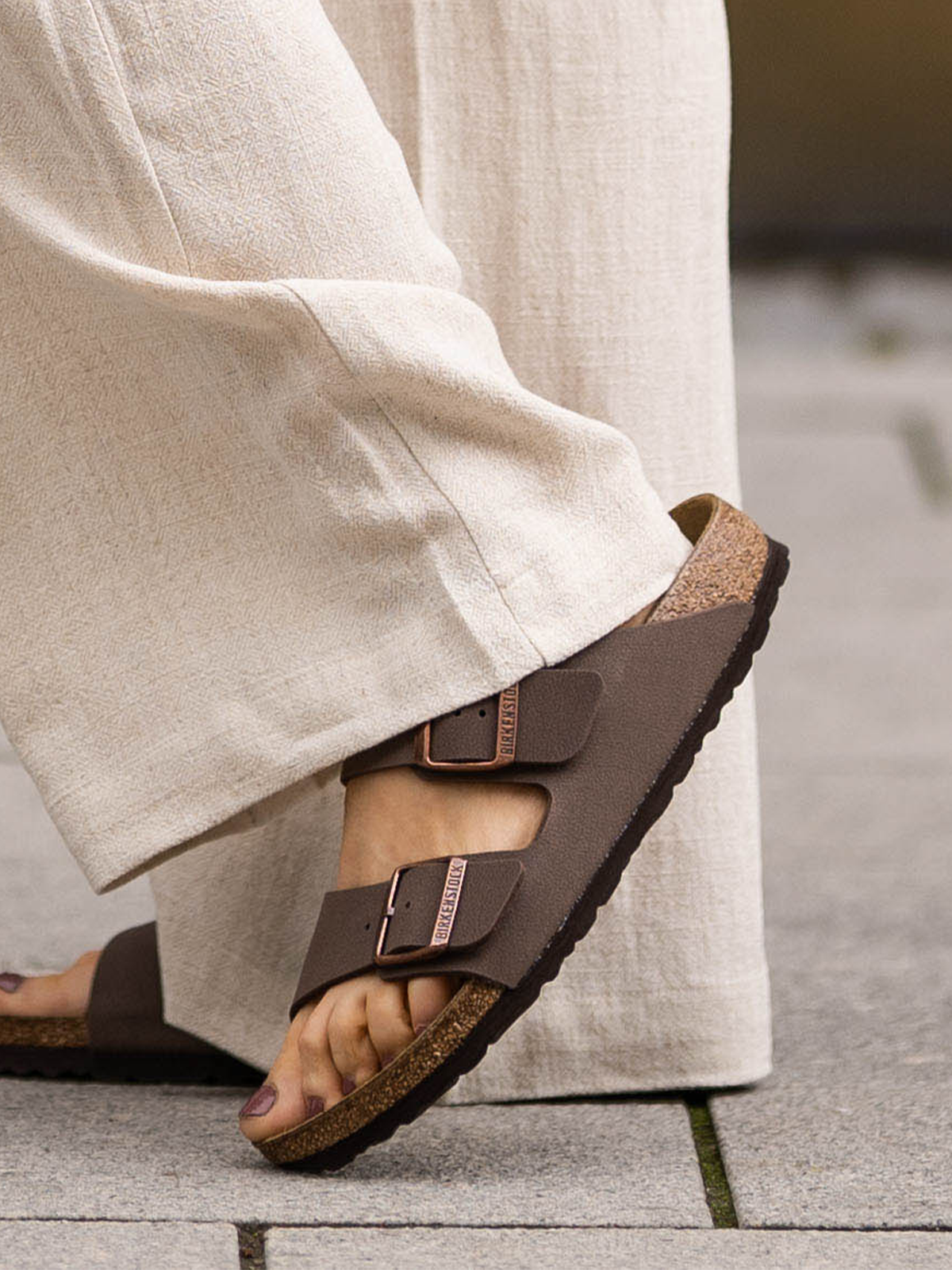 Birkenstock Arizona på damefot. 