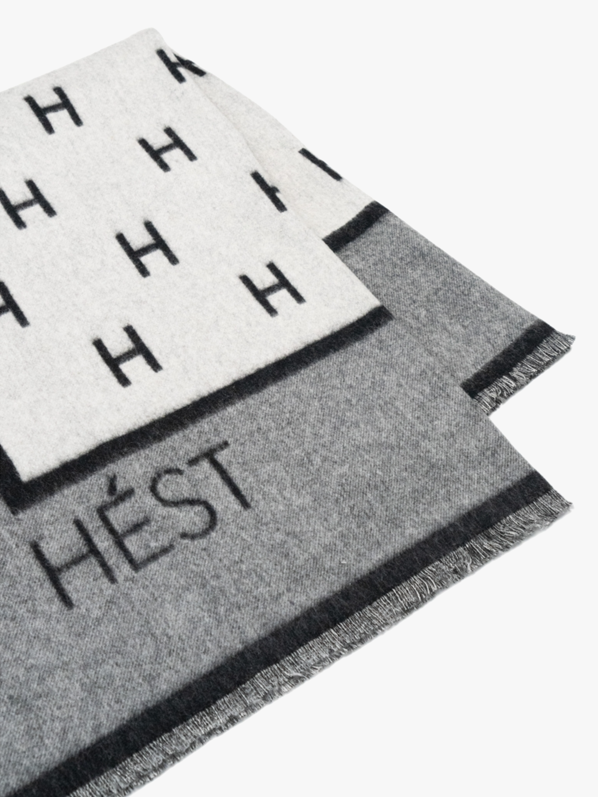 Hést Manon Blanket Jet Black