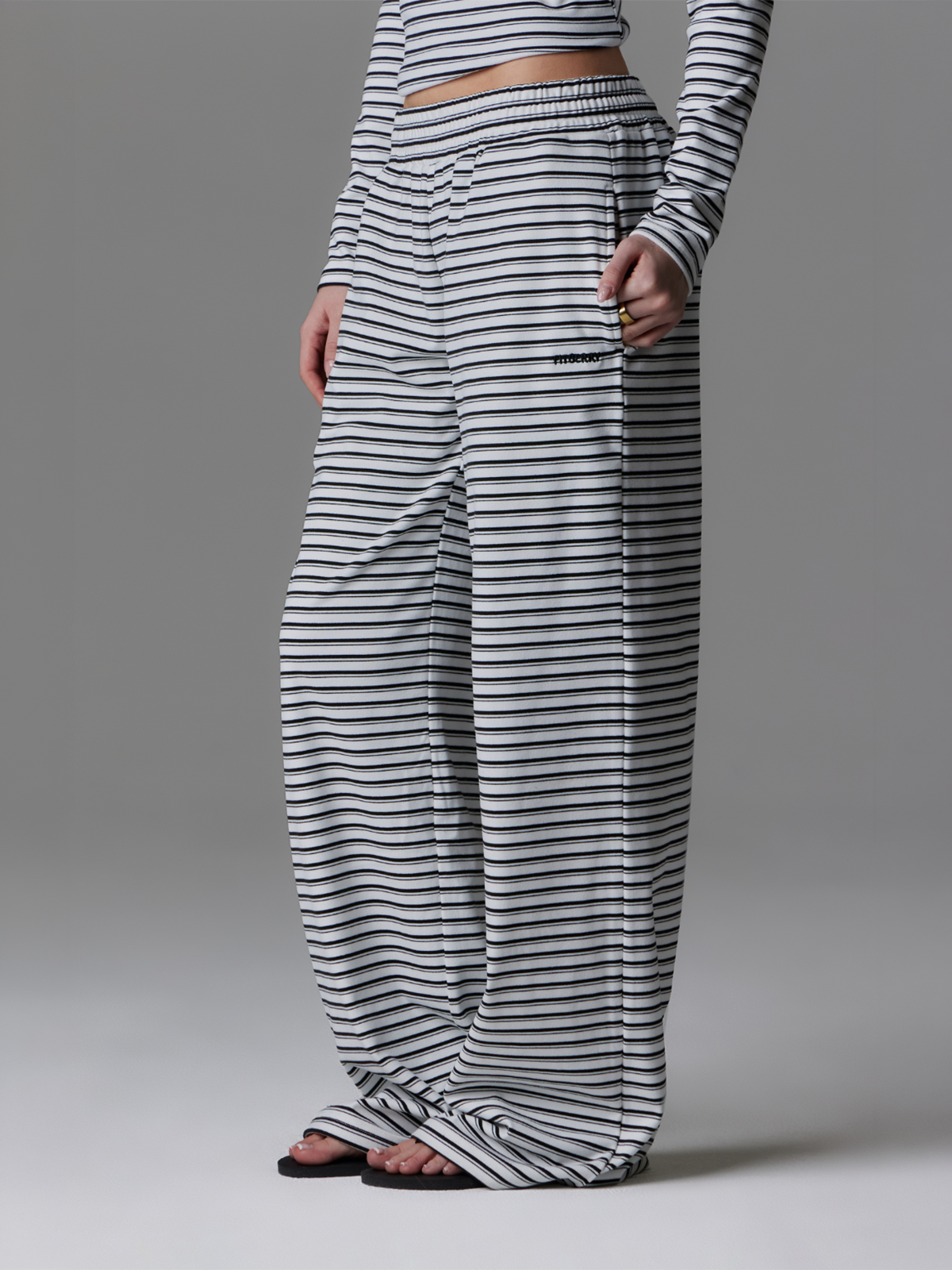 Fitberry Palmer Soft Stripe Wide Leg Pants White / Black