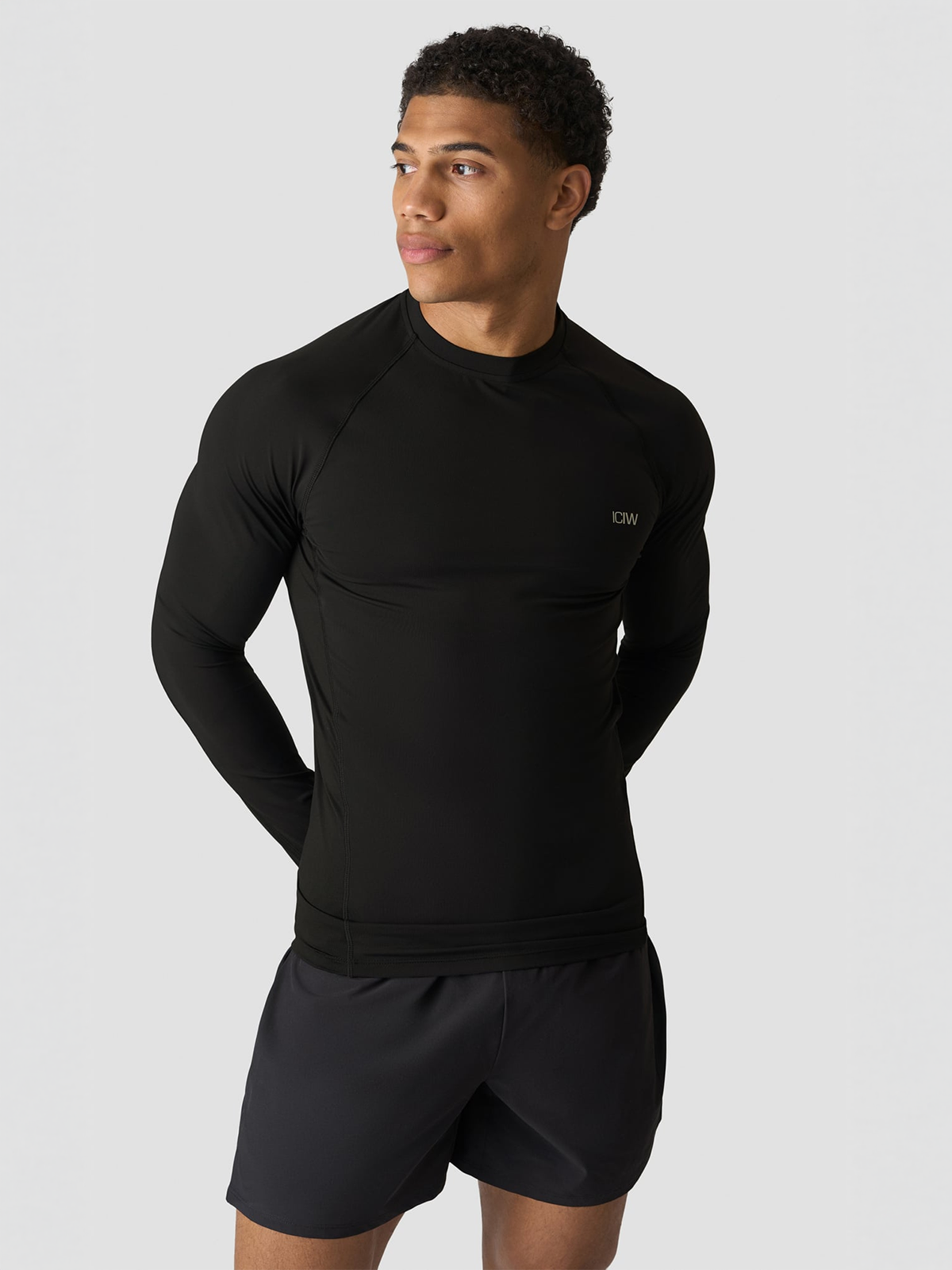 ICIW Stride Muscle Fit Long Sleeve Black