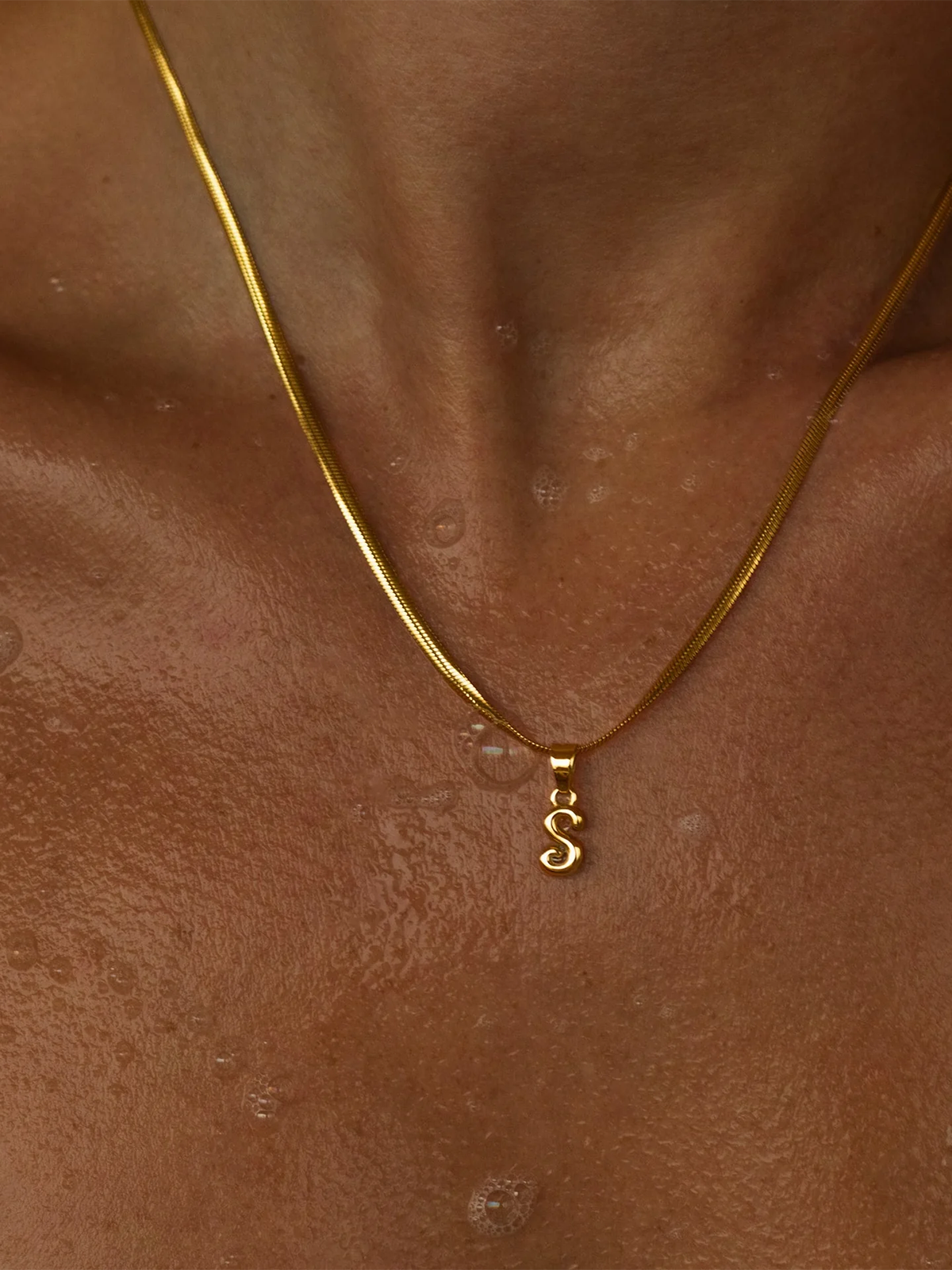 Who Is She Bone Letter Necklace Gold Gold / Bokstav: S