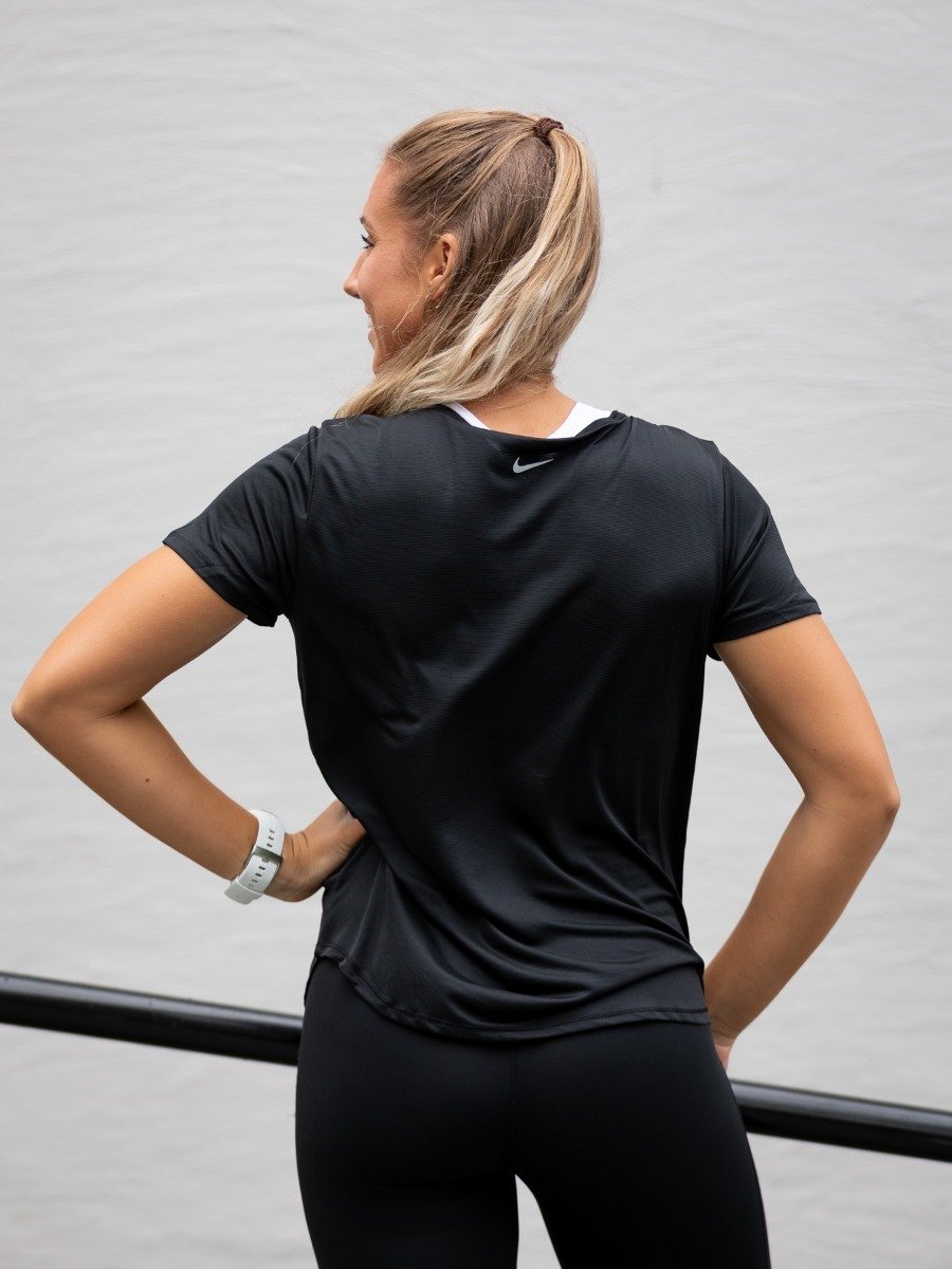 Nike Swoosh Tee Black/ Reflective Silver