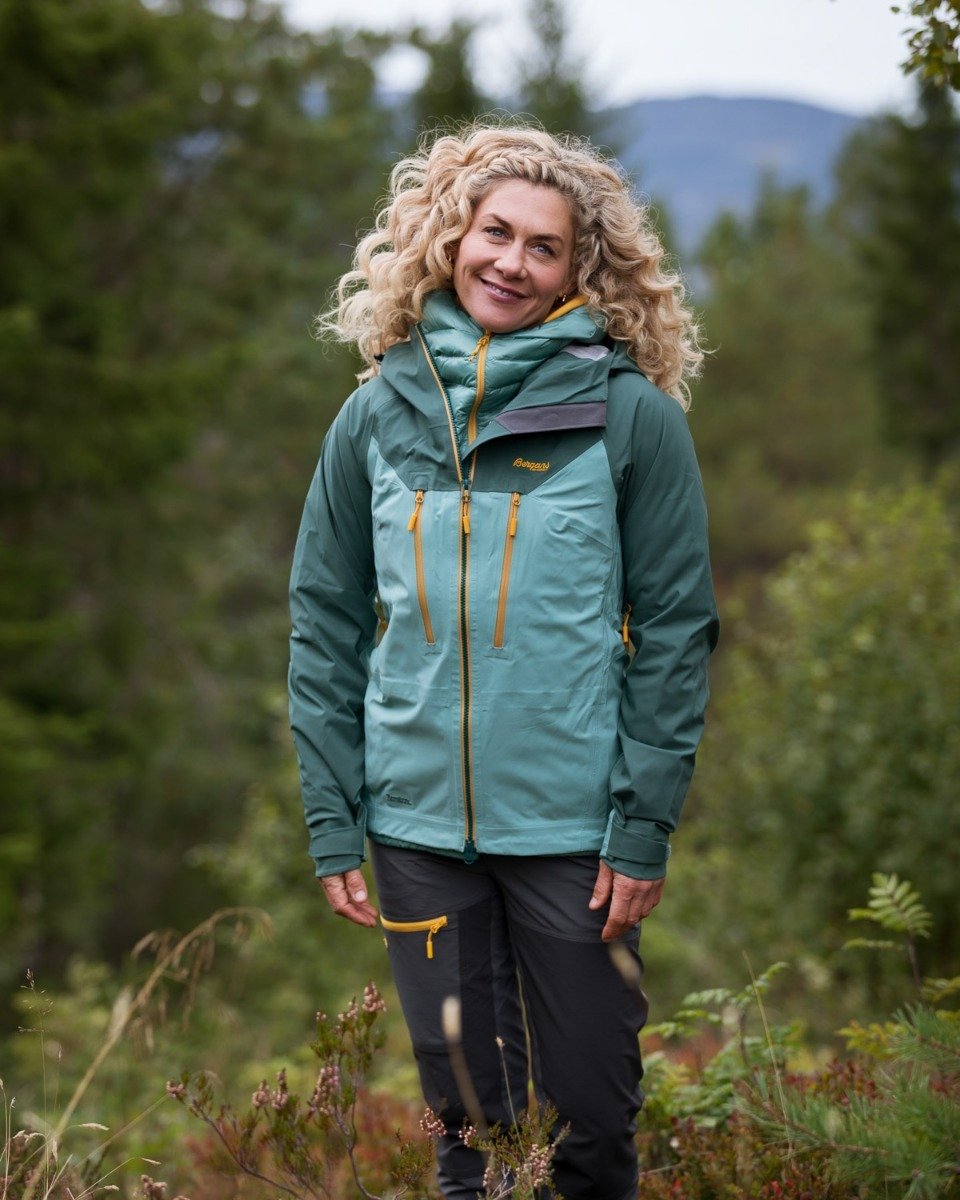 Bergans Cecilie 3L Jacket Light Forest Frost / Forest Frost / Golden Yellow