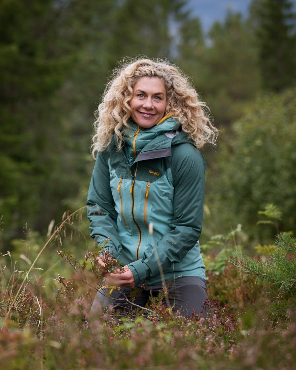 Bergans Cecilie 3L Jacket Light Forest Frost / Forest Frost / Golden Yellow