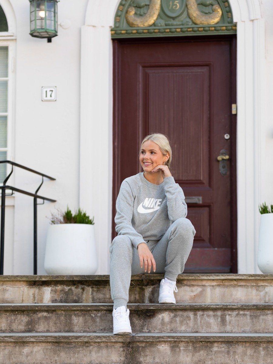 Nike Essential Fleece Crew DK Grey