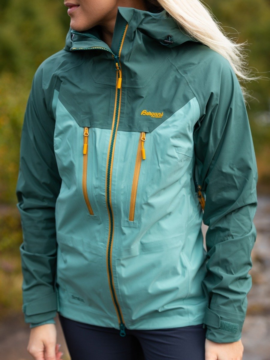 Bergans Cecilie 3L Jacket Light Forest Frost / Forest Frost / Golden Yellow