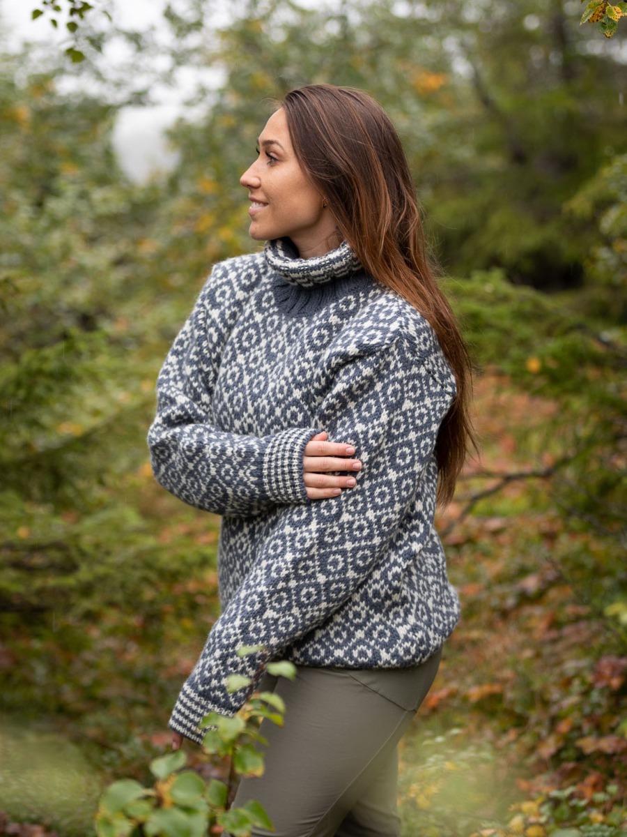 Devold Svalbard Sweater High Neck Turbulence/offwhite