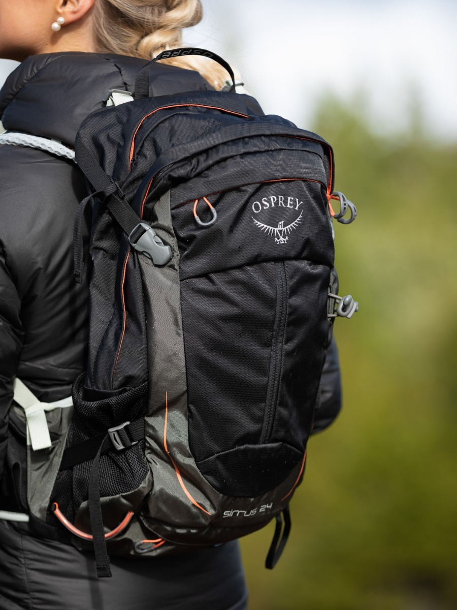 Osprey Sirrus 24L Abyss Black