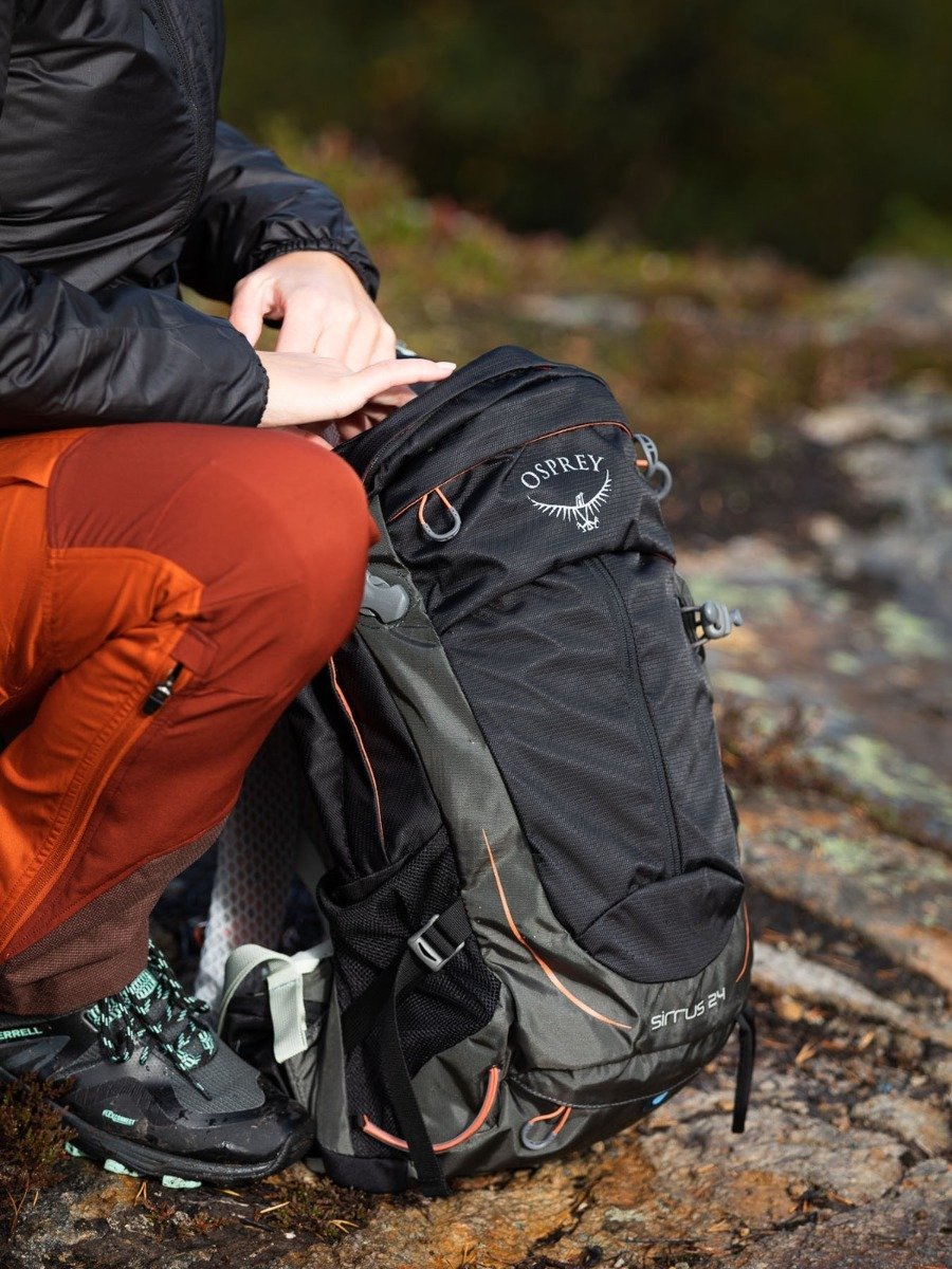 Osprey Sirrus 24L Abyss Black