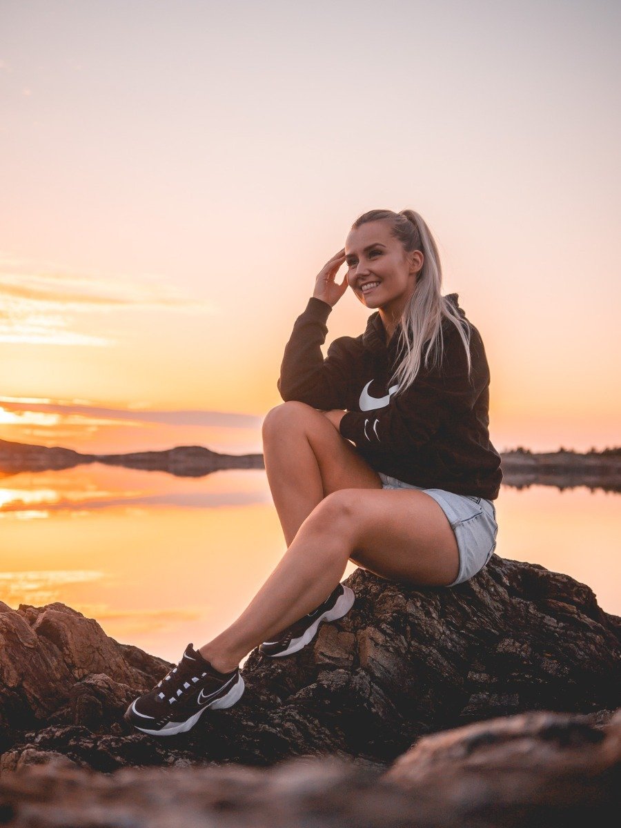 Nike Sportswear Swoosh Hoodie Black/ White