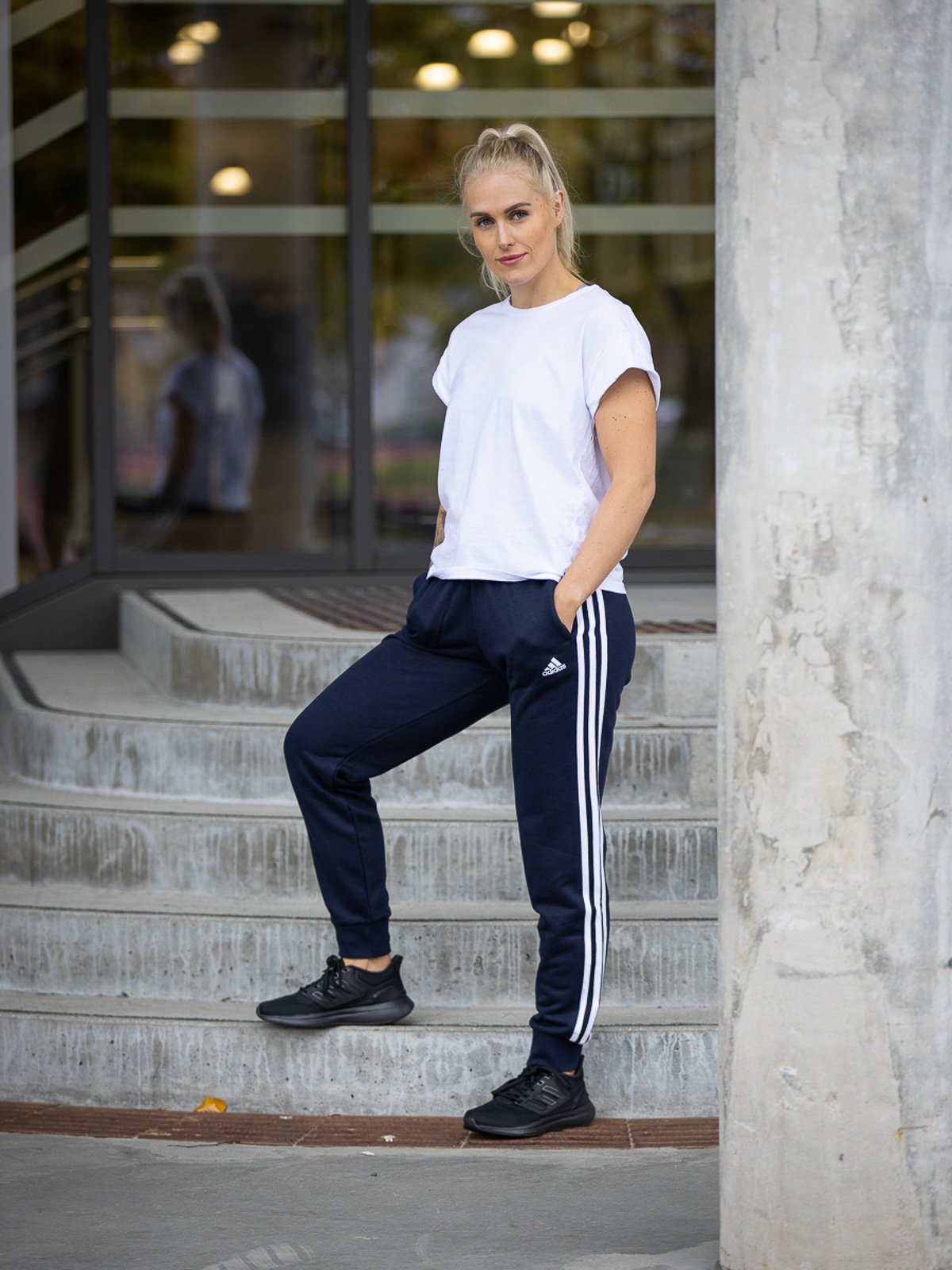 adidas Essentials Slim Tapered Cuffed Pant Legend Ink/ White