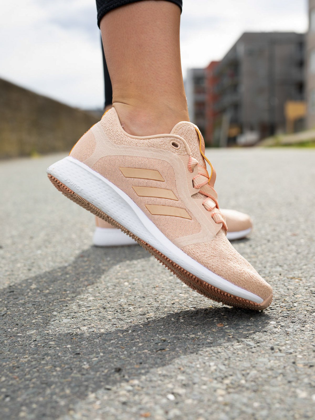 adidas Edge Lux 4 Halo Blush / Copper Metallic / Cloud White