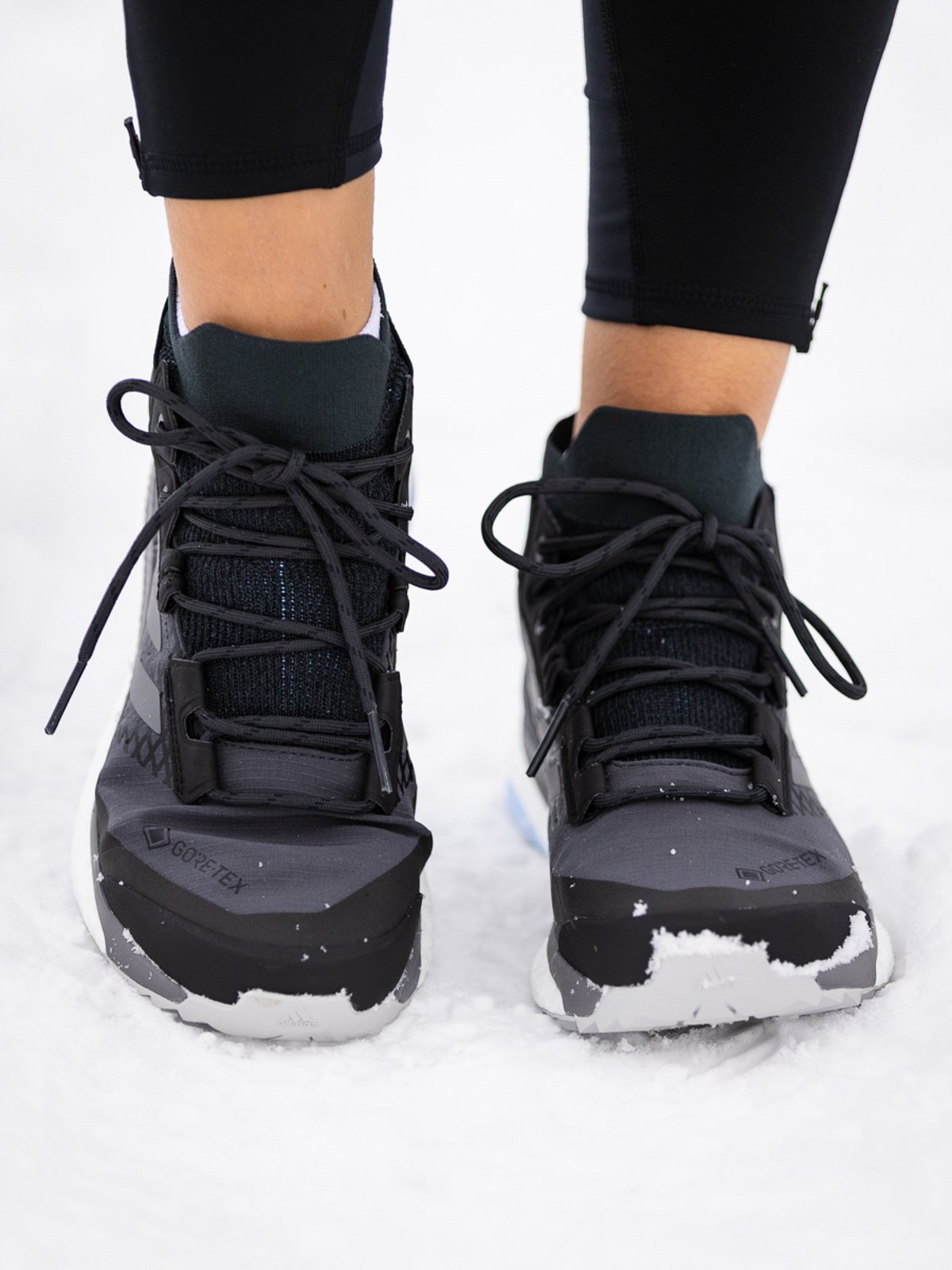 adidas Terrex Free Hiker GTX Carbon / Grey Four / Glow Blue