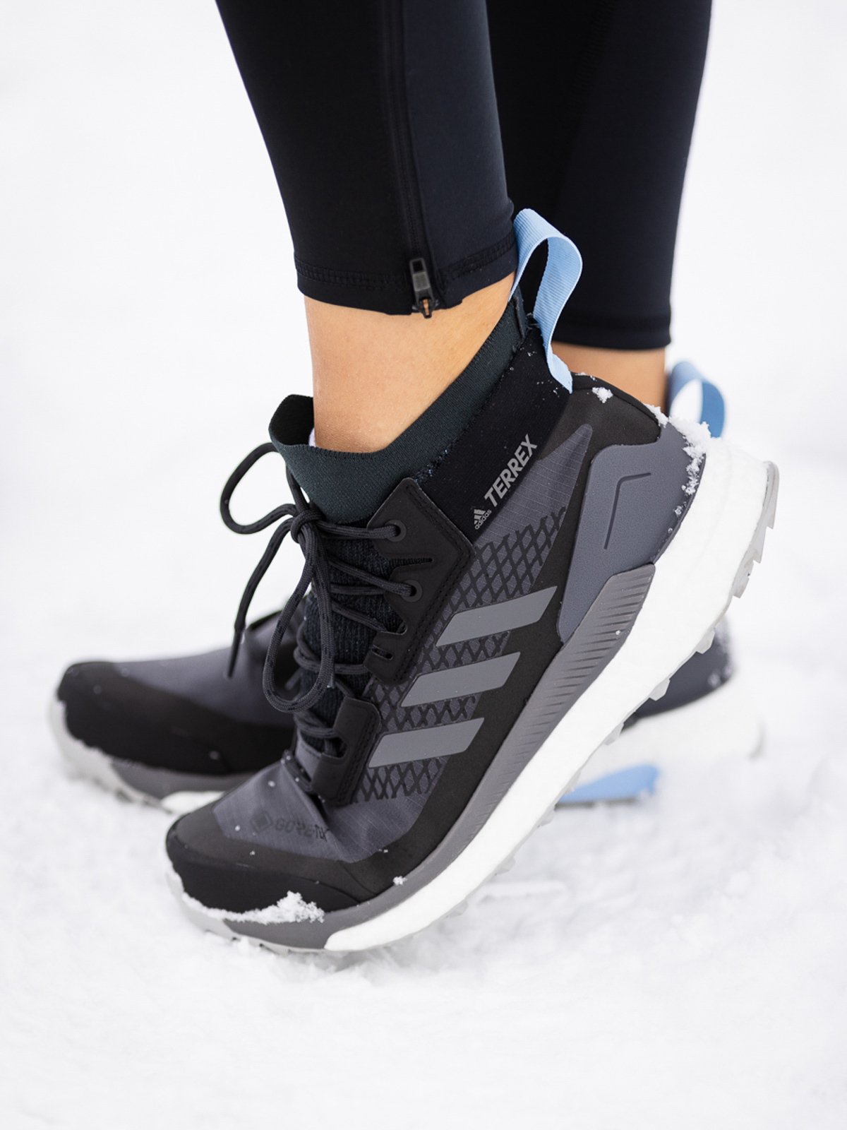 adidas Terrex Free Hiker GTX Carbon / Grey Four / Glow Blue
