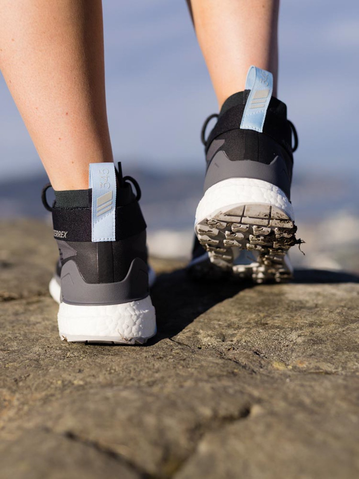 adidas Terrex Free Hiker GTX Carbon / Grey Four / Glow Blue