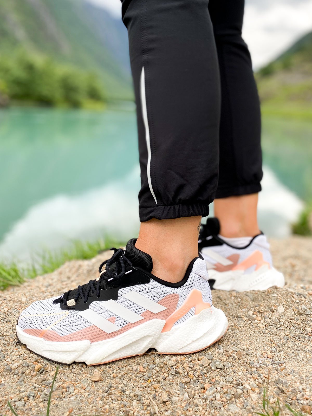 adidas ZX900L4 Core Black / Cloud White / Ambient Blush