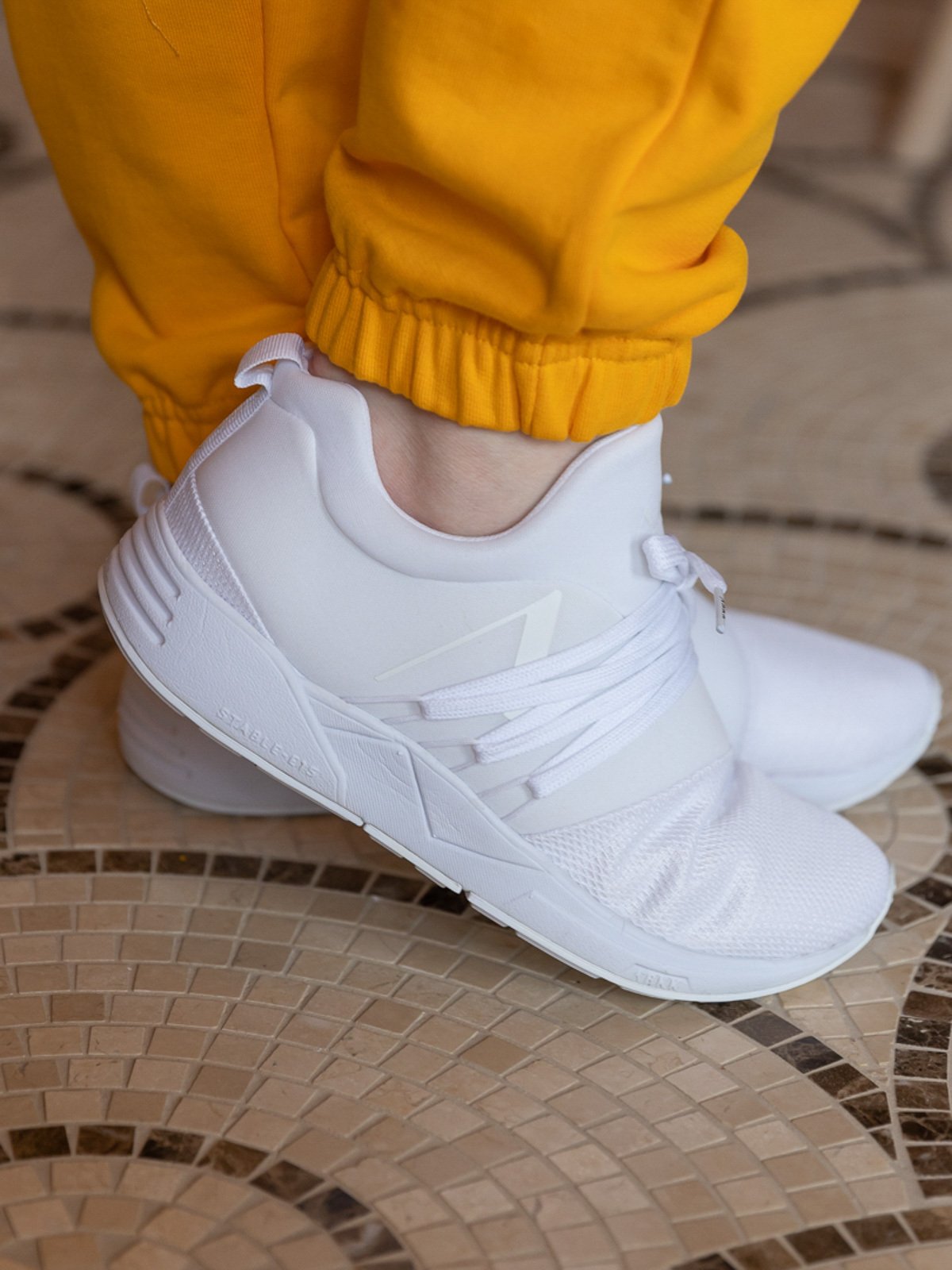 ARKK Raven Mesh PET Triple White