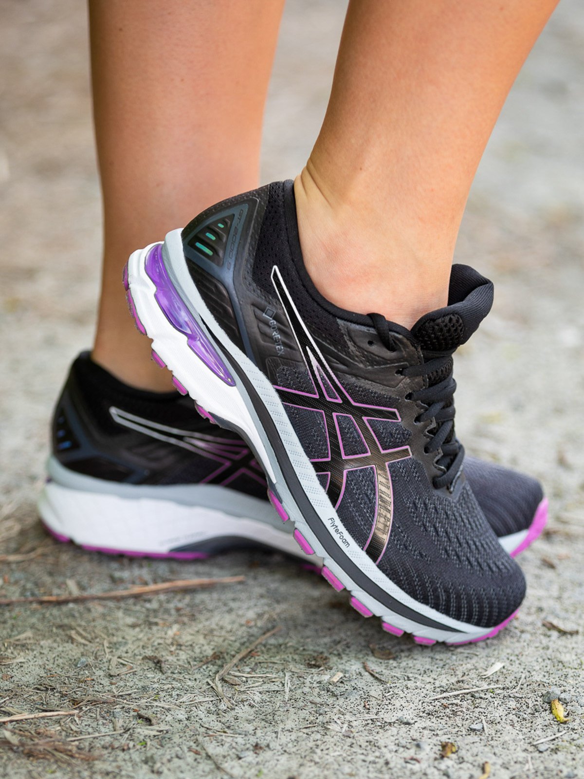 ASICS GT-2000 9 GoreTex Black/Digital Grape