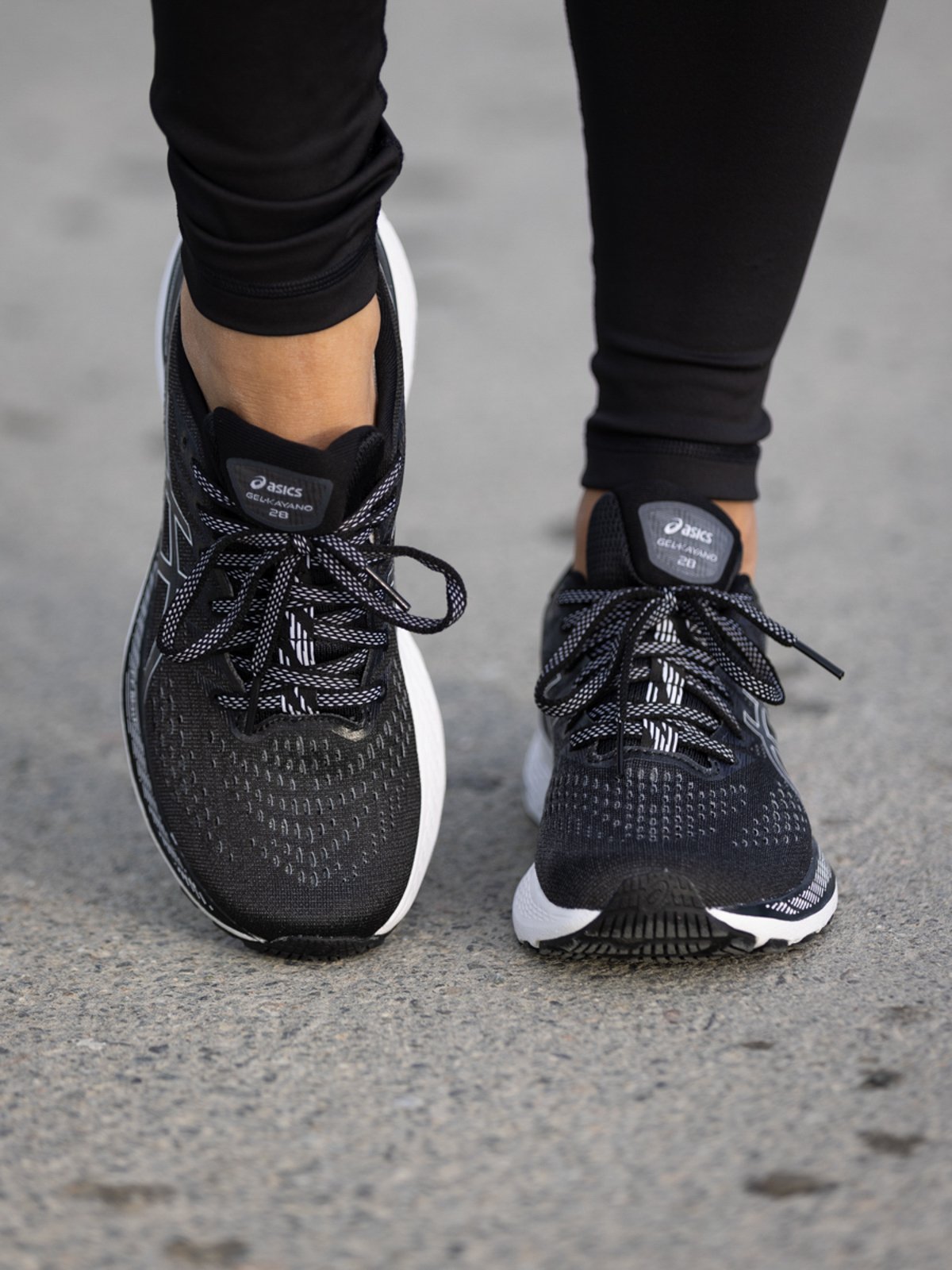 ASICS Gel-Kayano 28 Black/White