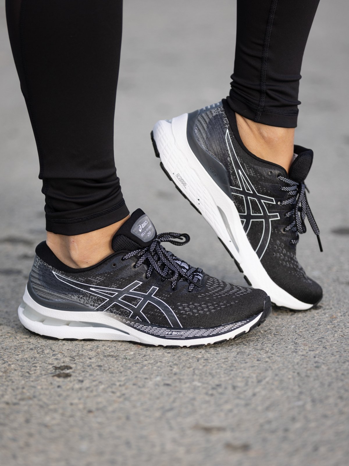 ASICS Gel-Kayano 28 Black/White