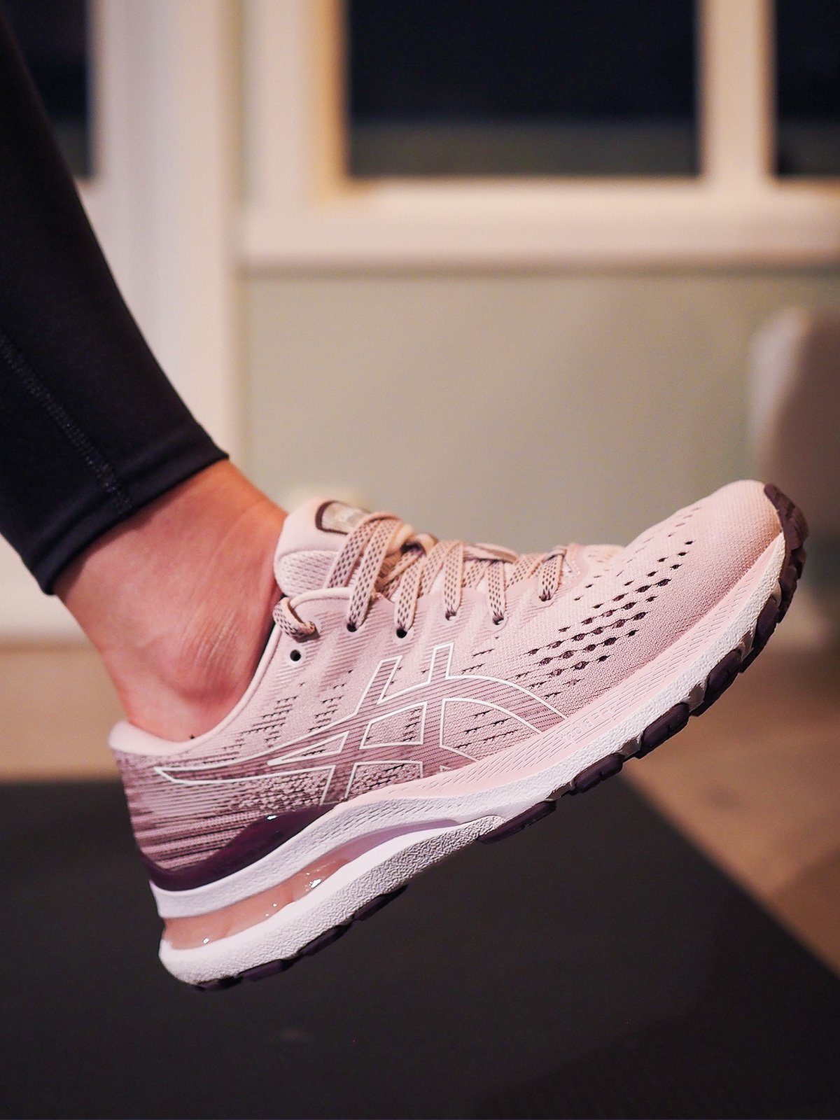 ASICS Gel-Kayano 28 Barely Rose/White