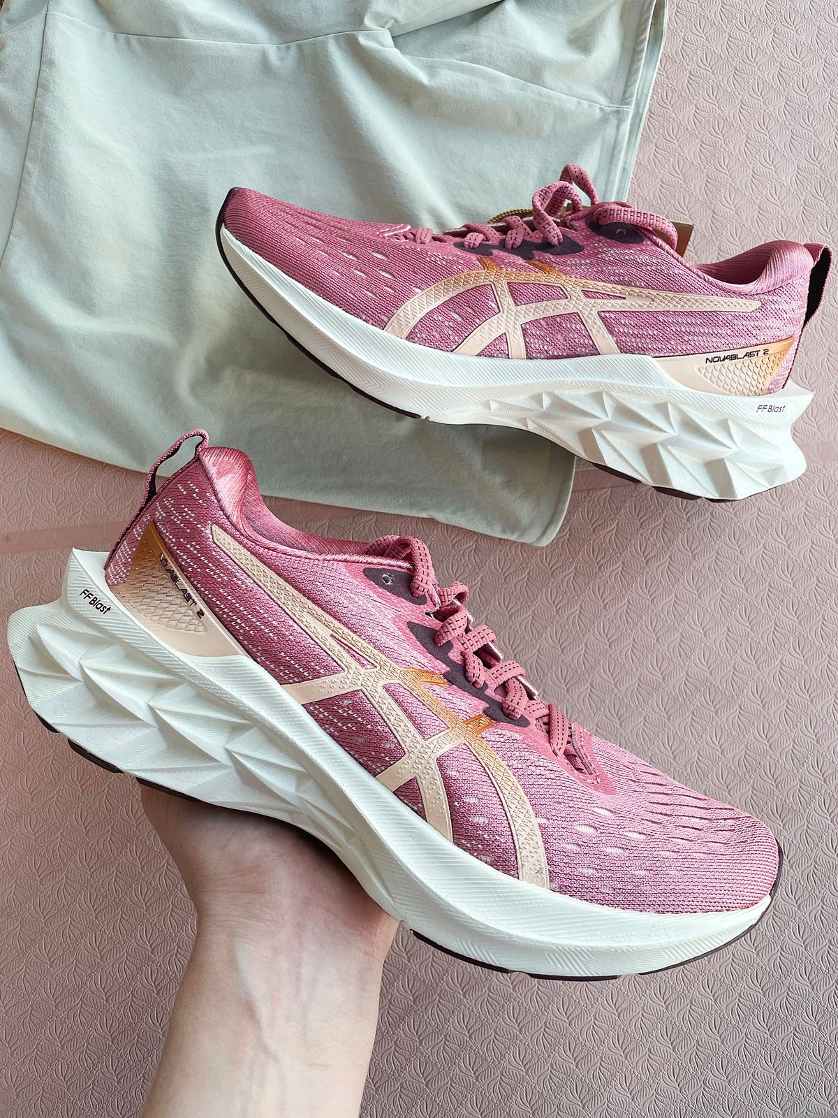 ASICS Novablast 2 Smokey Rose/Pure Bronze