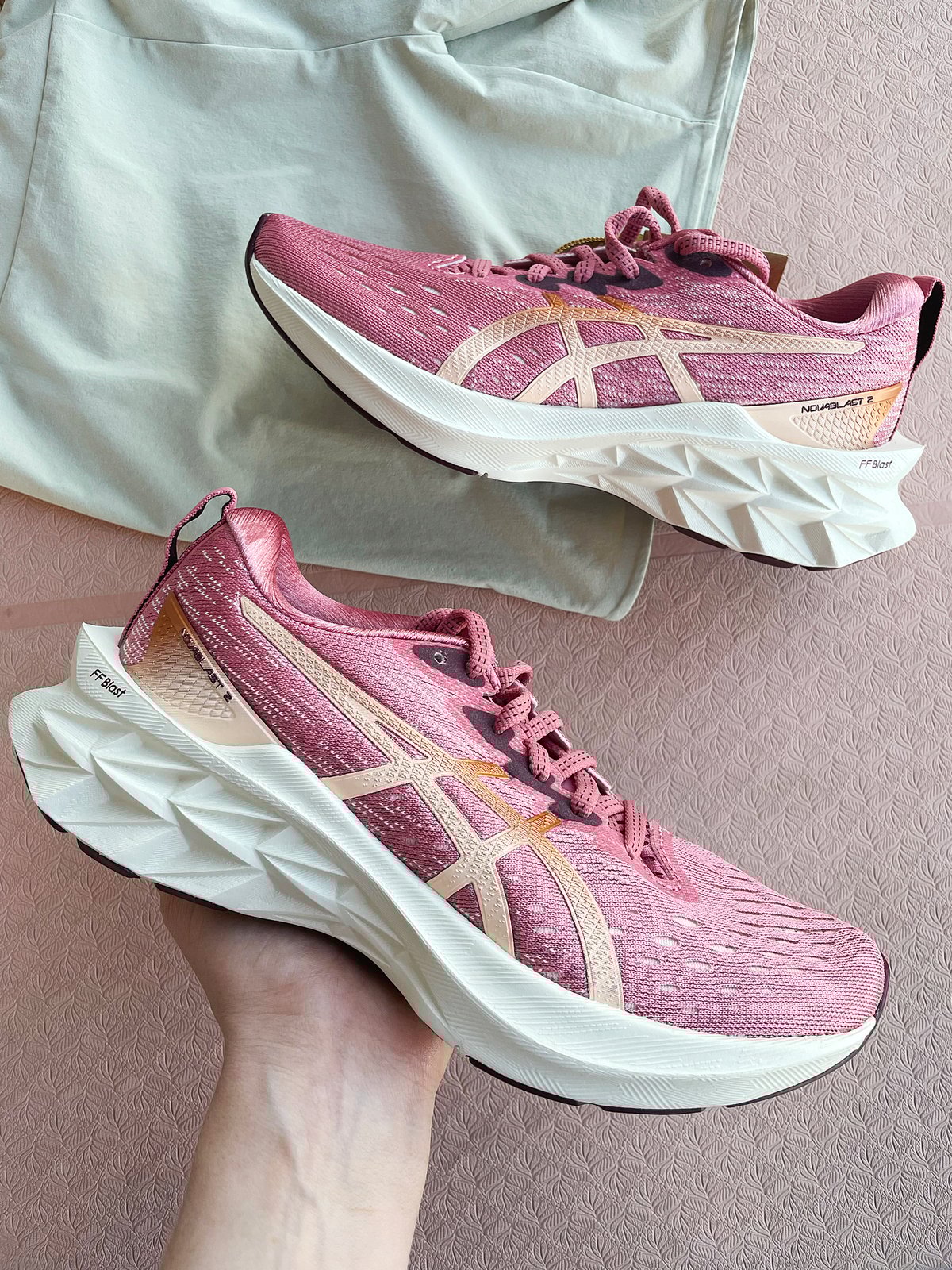 ASICS Novablast 2 Smokey Rose/Pure Bronze