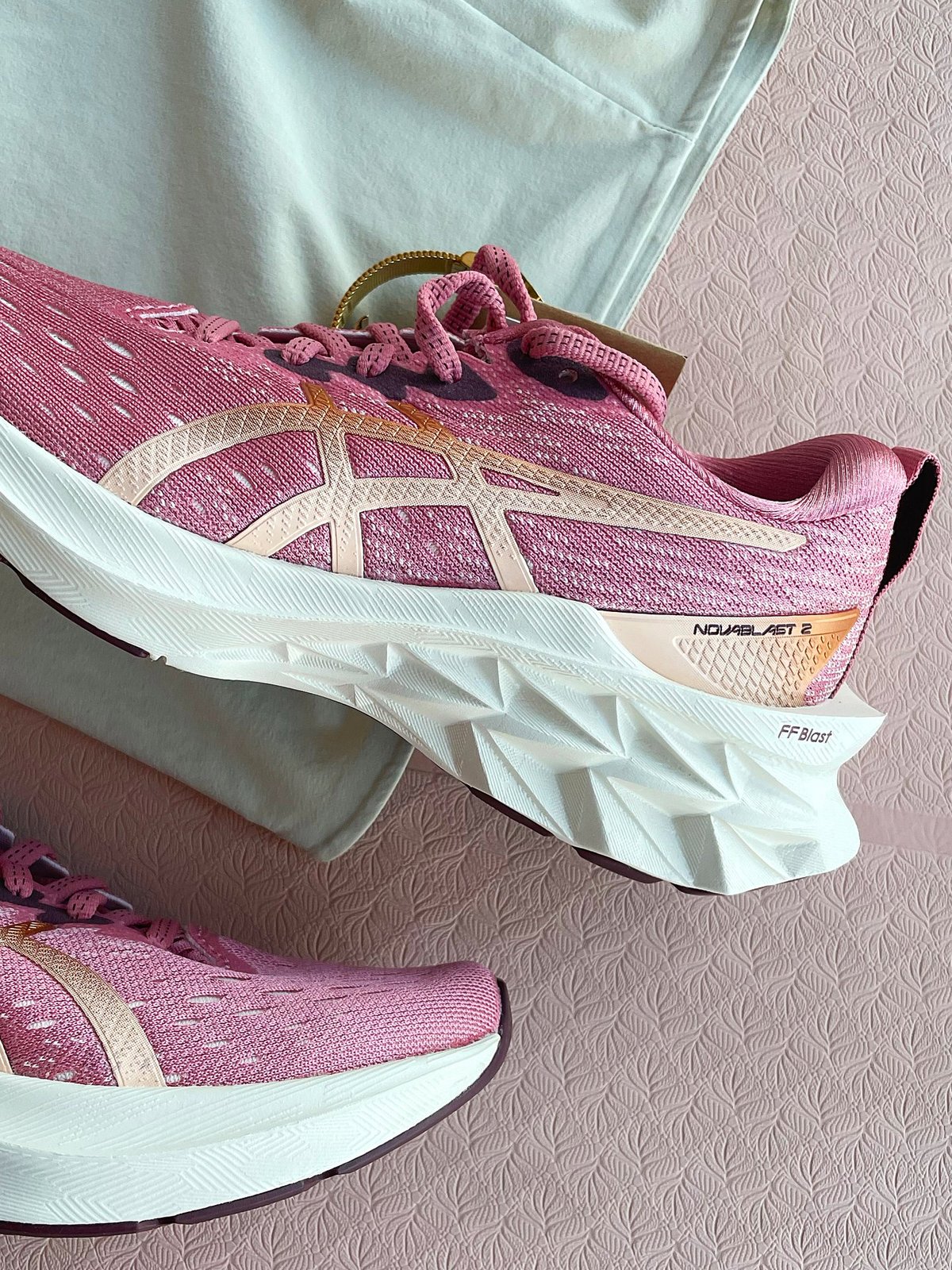 ASICS Novablast 2 Smokey Rose/Pure Bronze