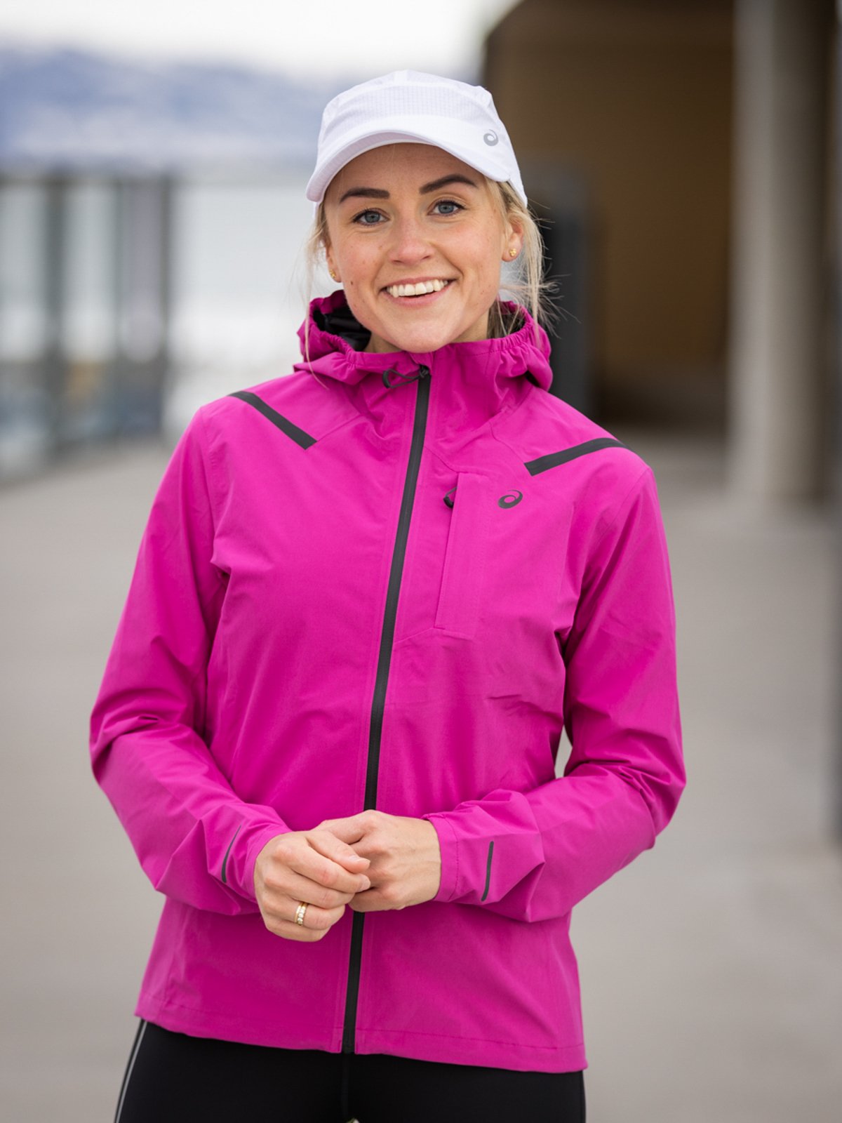 ASICS Accelerate Waterproof Jacket Fuschia Red