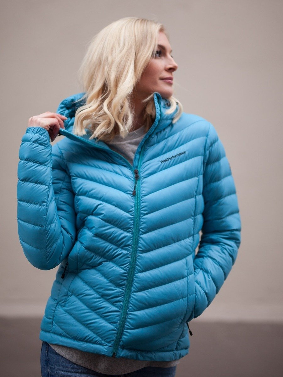 Peak Performance Frost Down Hood Dusty ice