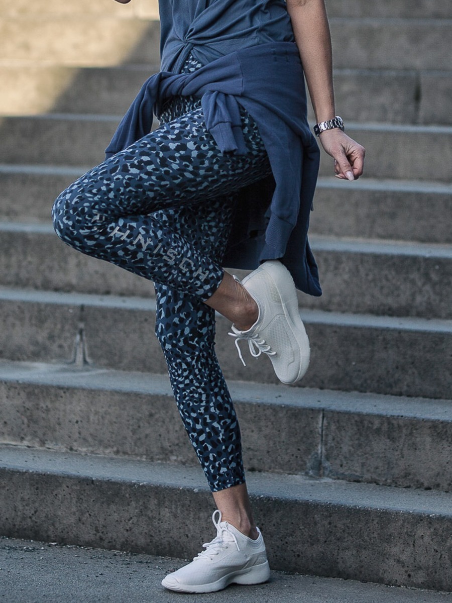 Röhnisch Flattering Printed Tights Dusty Blue Spot